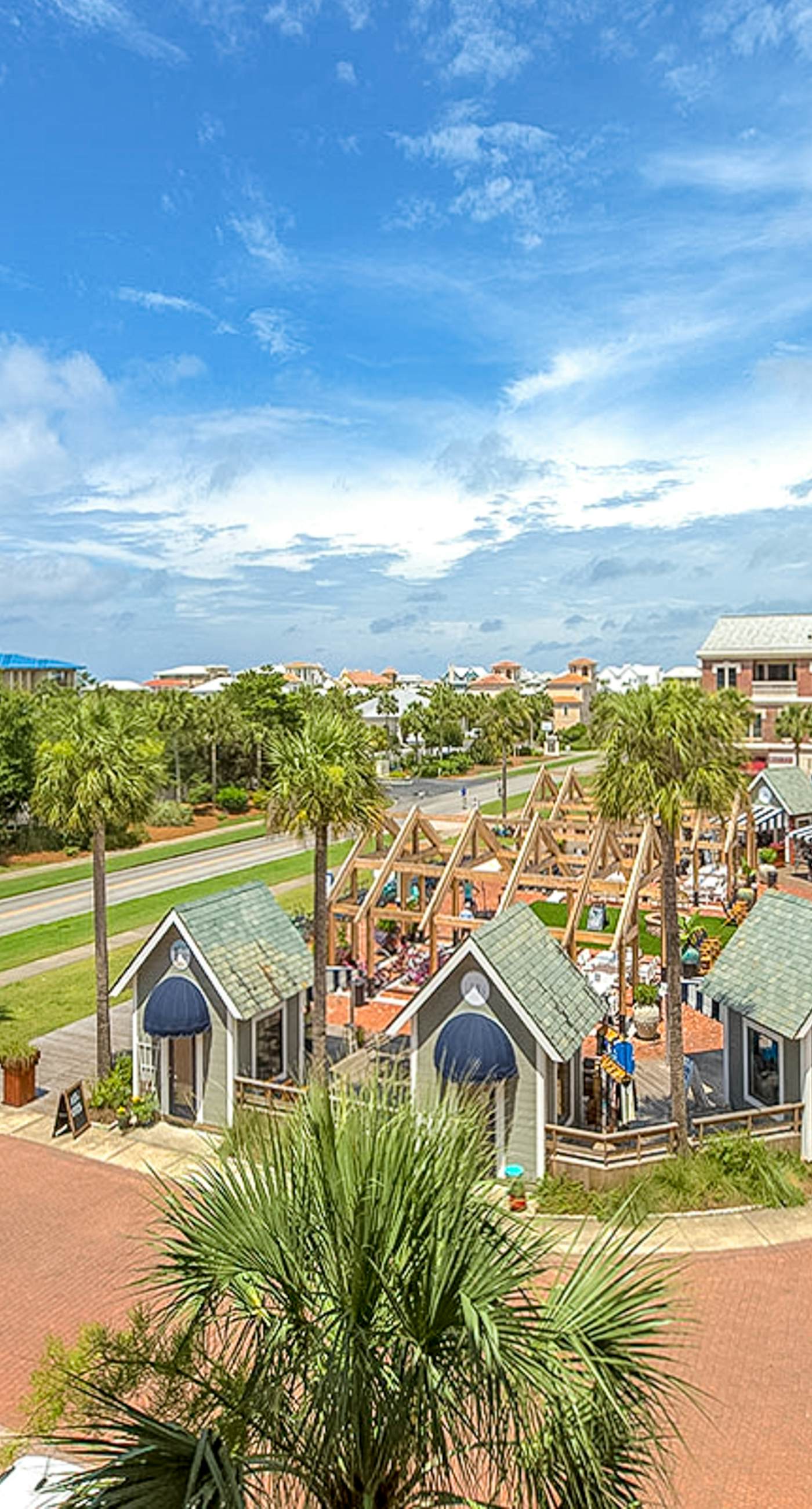 Spacious, sunny studio with central AC, pool, hot tub, beach tram & beach access