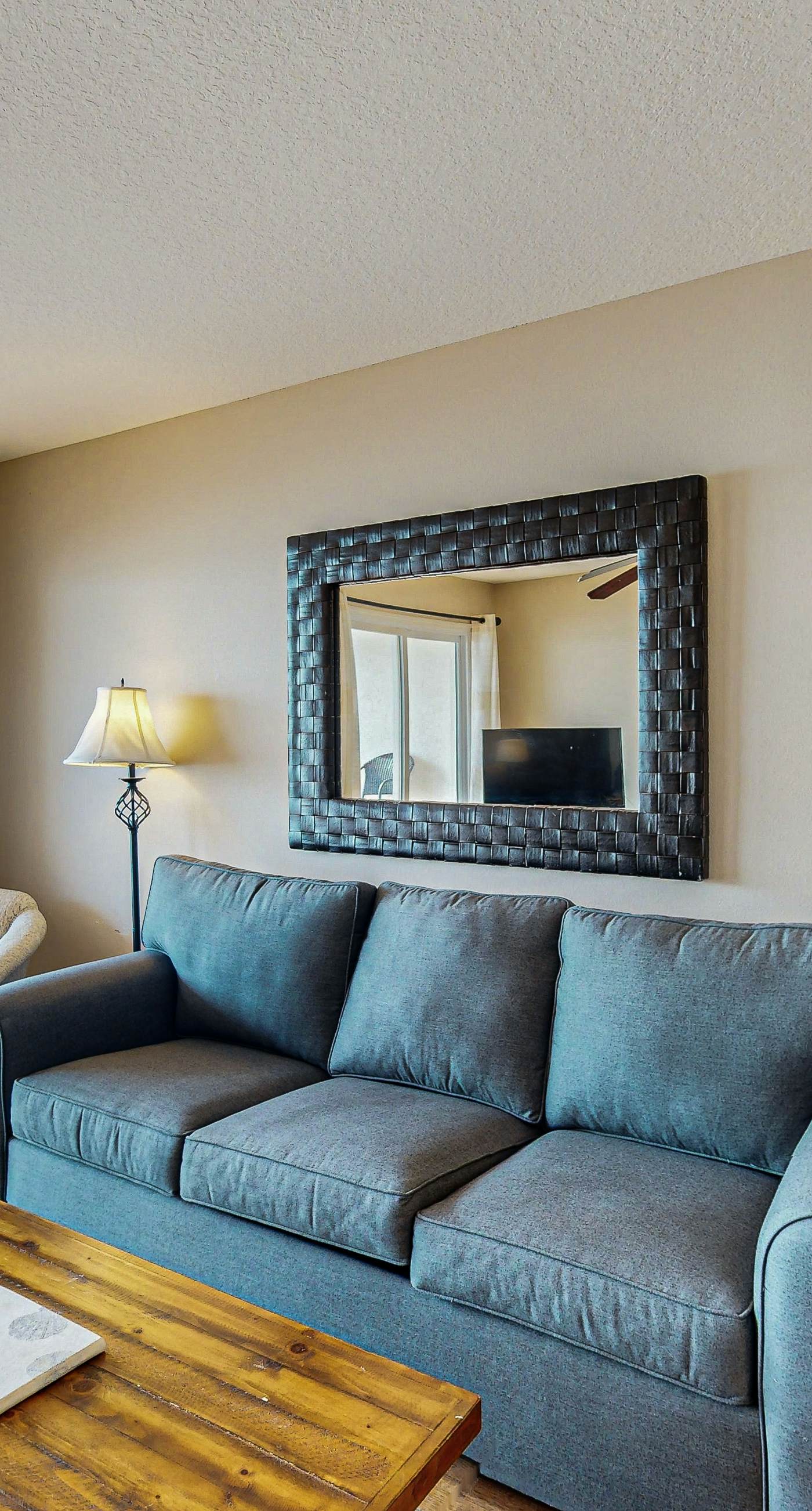 Charming gulf-front 2nd floor condo in South Walton Outdoor showers on-site