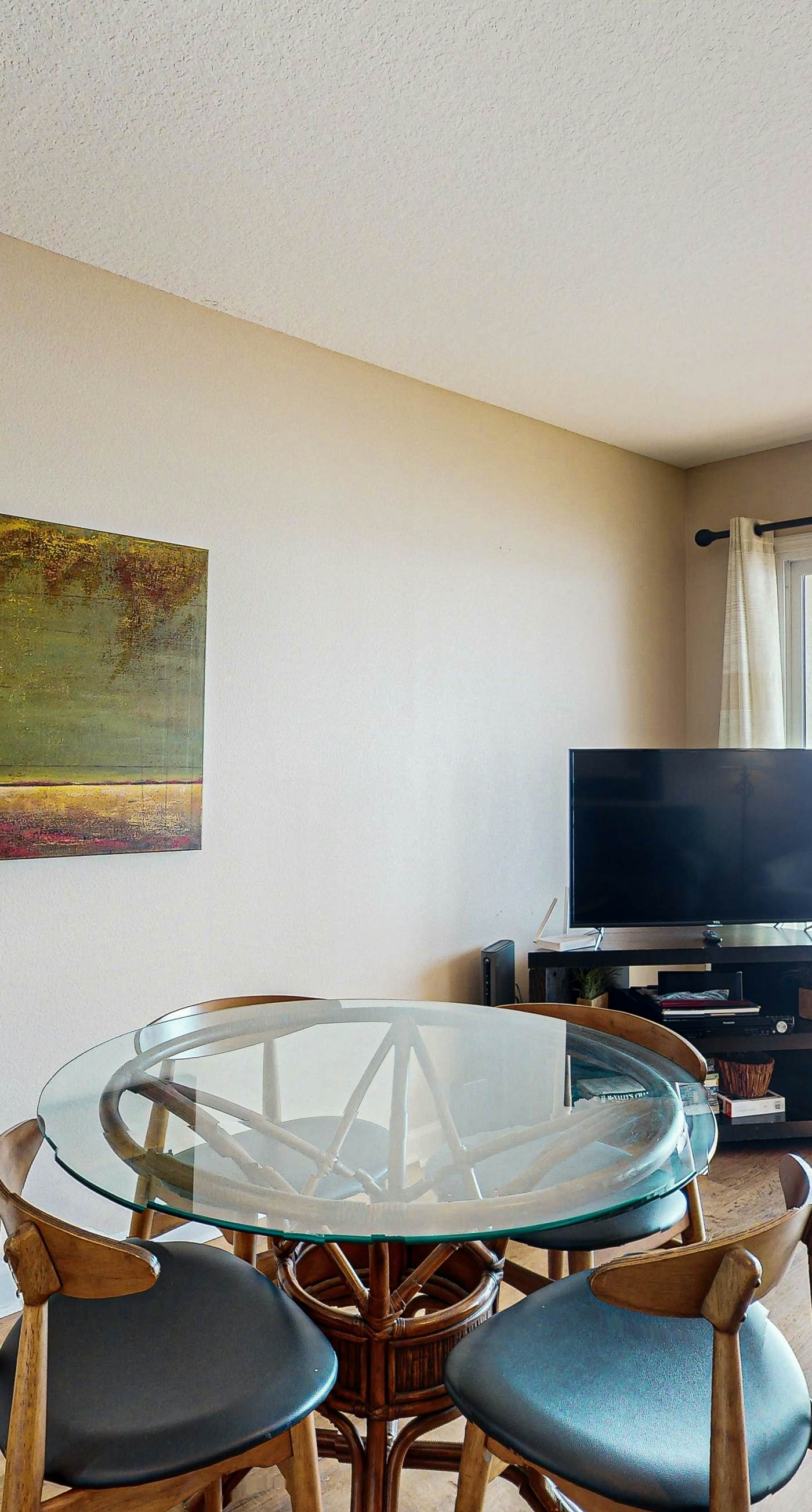 Charming gulf-front 2nd floor condo in South Walton Outdoor showers on-site