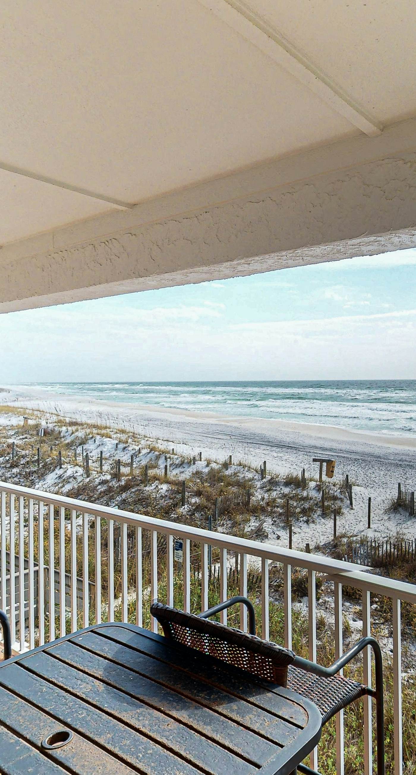 Charming gulf-front 2nd floor condo in South Walton Outdoor showers on-site