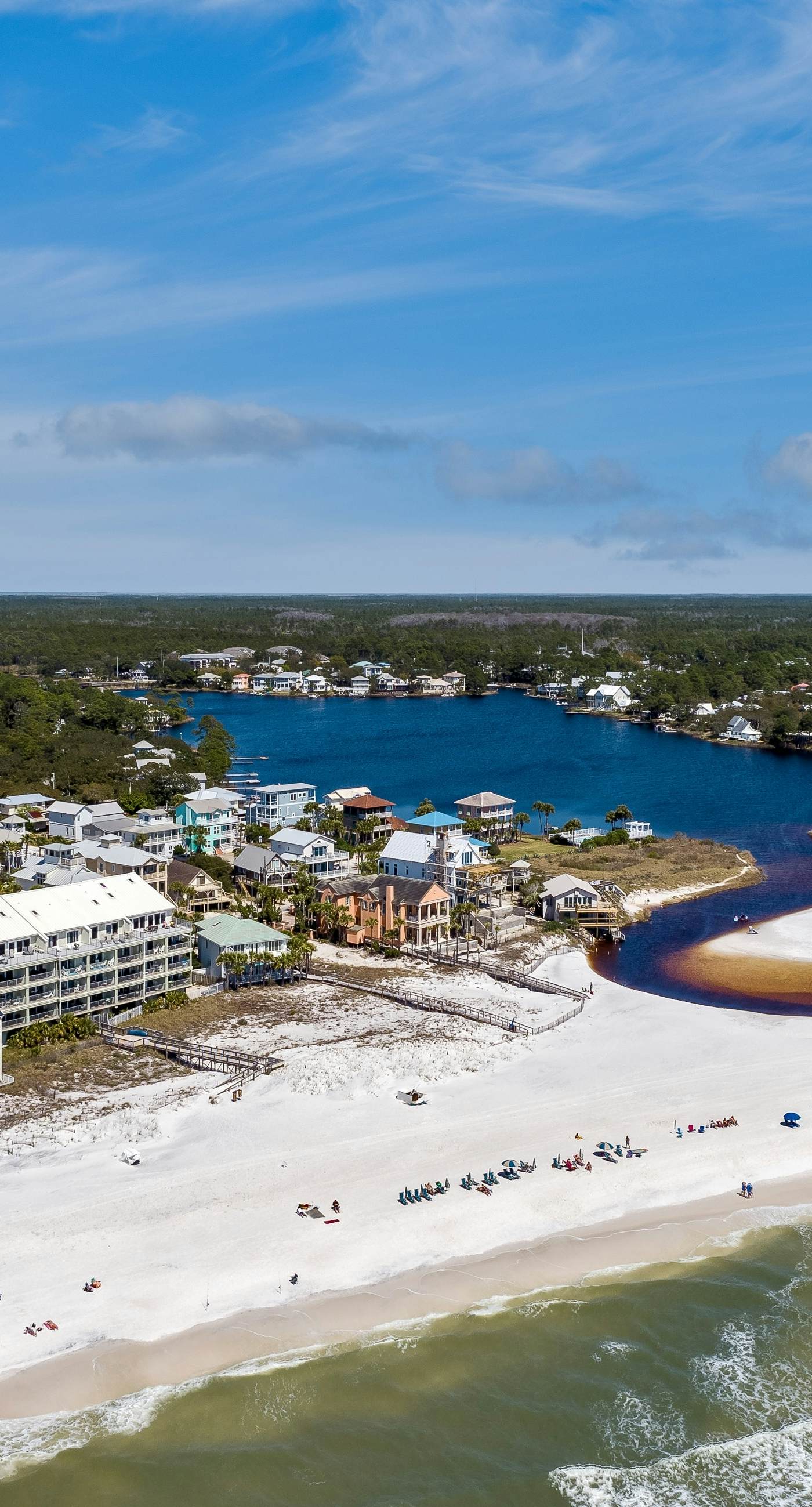 Charming gulf-front 2nd floor condo in South Walton Outdoor showers on-site