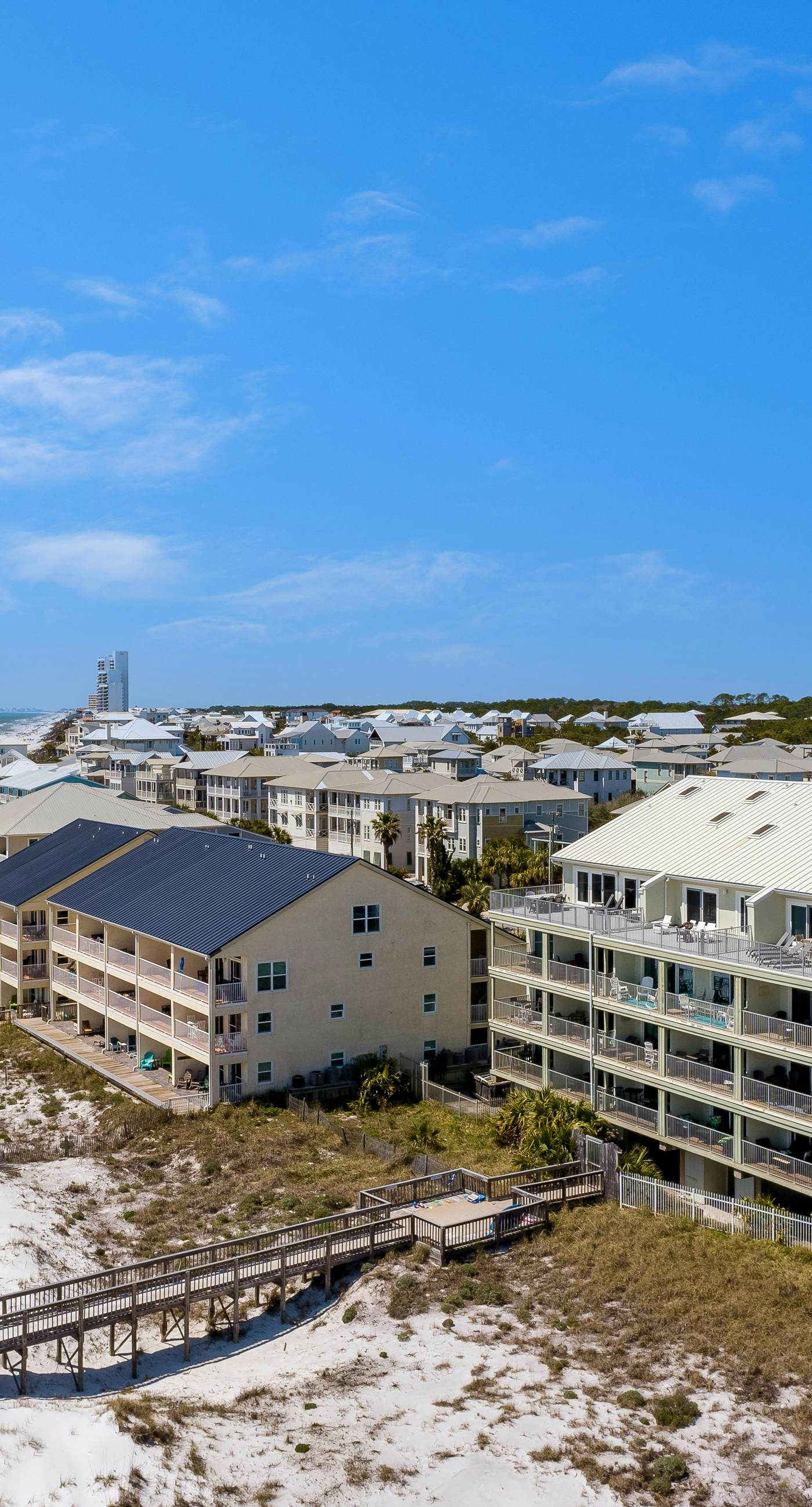 Charming gulf-front 2nd floor condo in South Walton Outdoor showers on-site