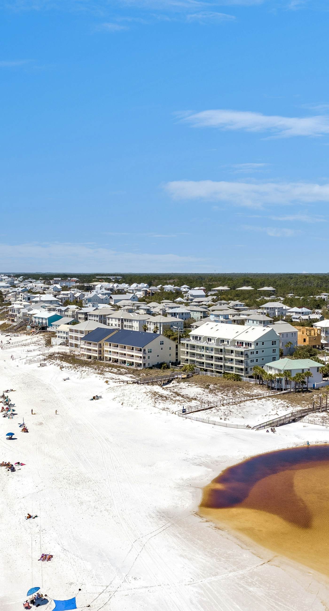 Charming gulf-front 2nd floor condo in South Walton Outdoor showers on-site