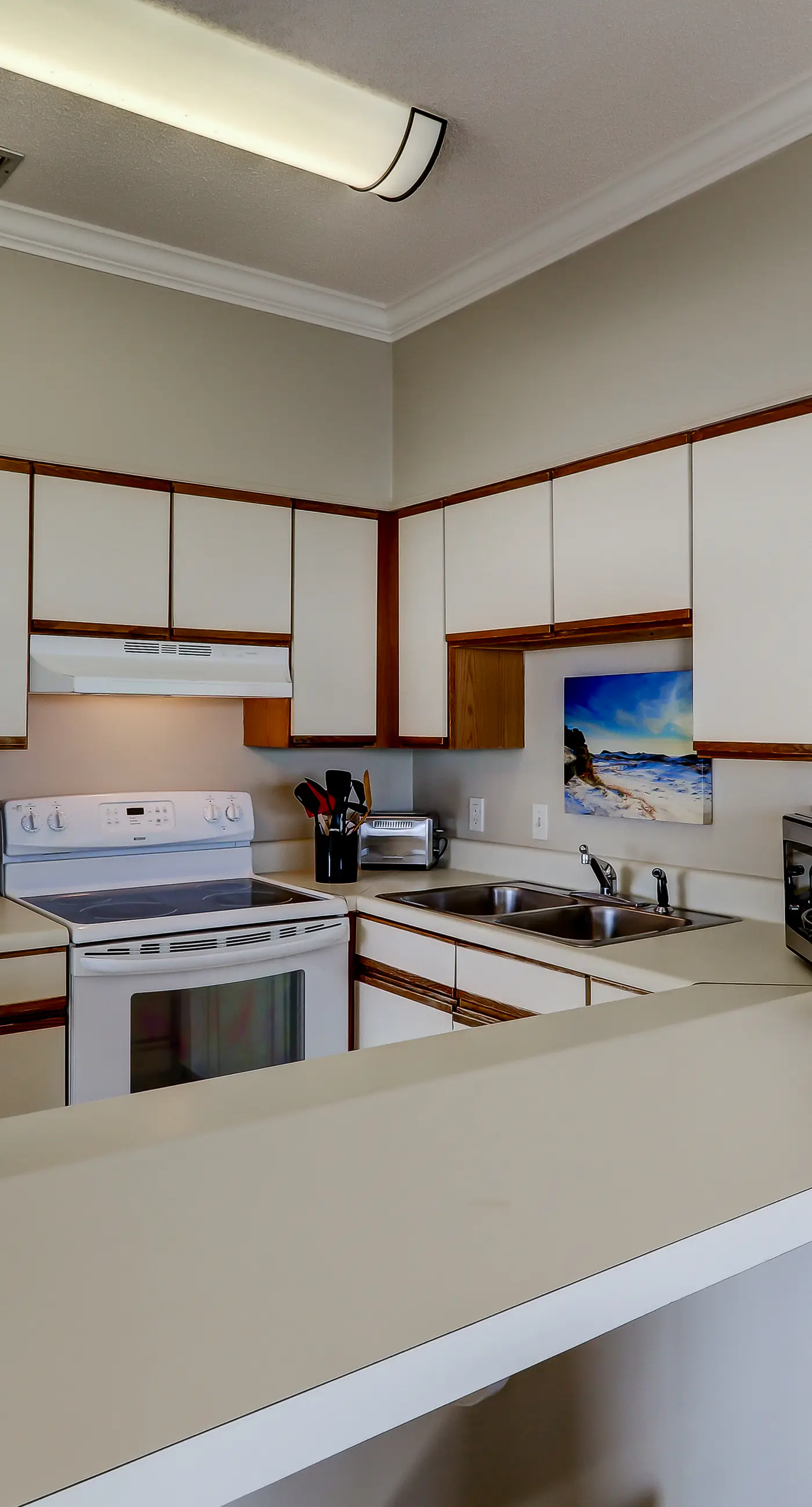 Beachfront Corner Condo w/ Free WiFi, Stunning Gulf View, & a Shared Pool