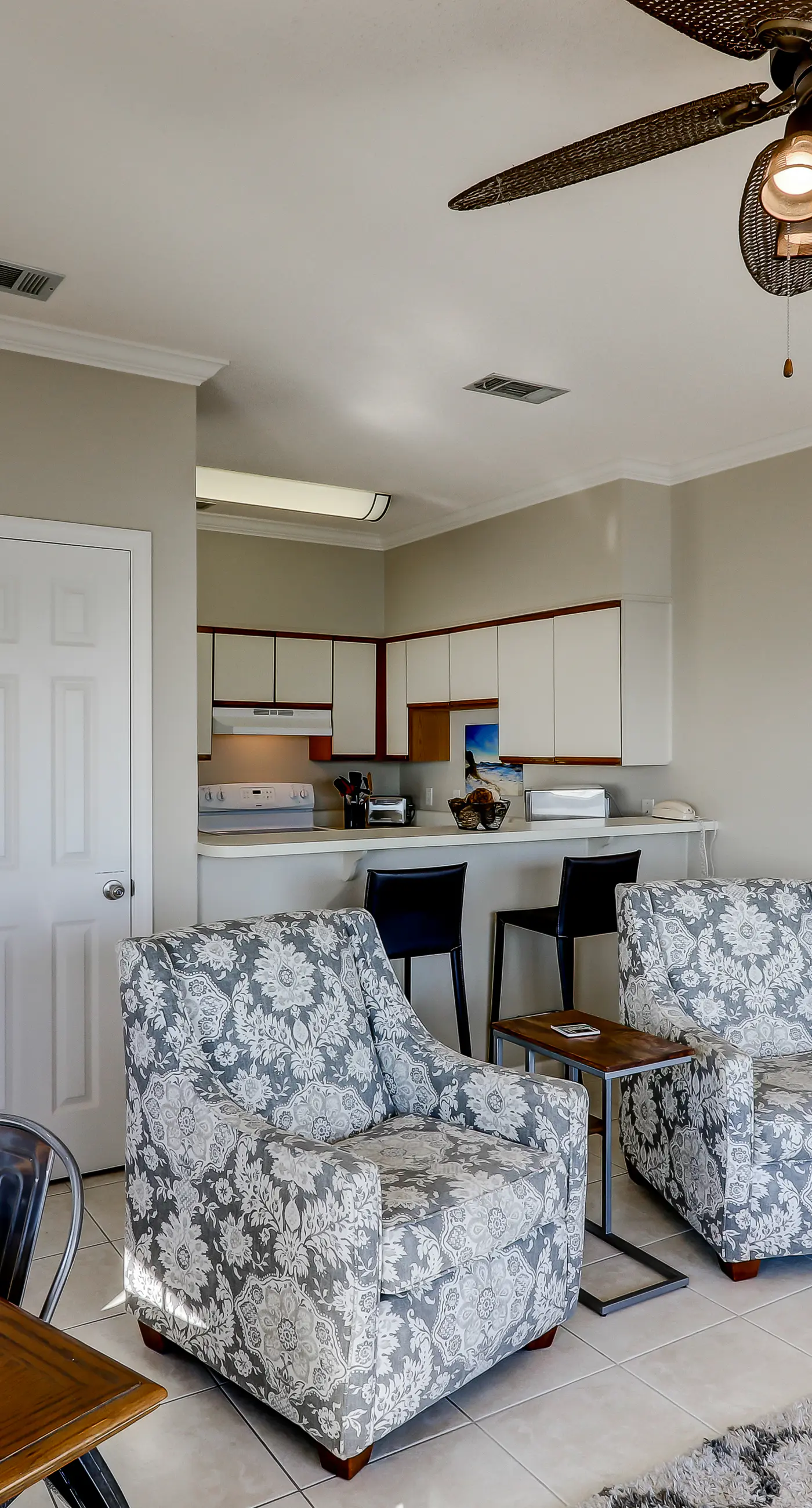 Beachfront Corner Condo w/ Free WiFi, Stunning Gulf View, & a Shared Pool