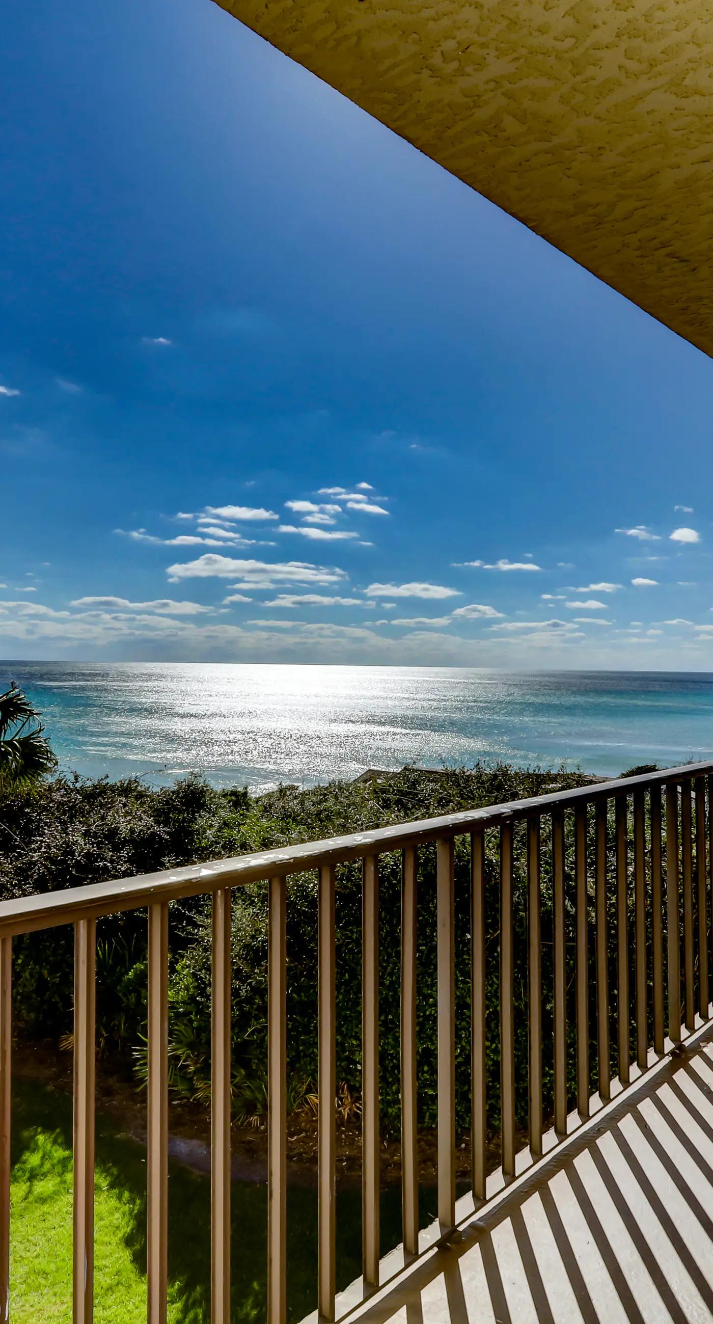 Beachfront Corner Condo w/ Free WiFi, Stunning Gulf View, & a Shared Pool