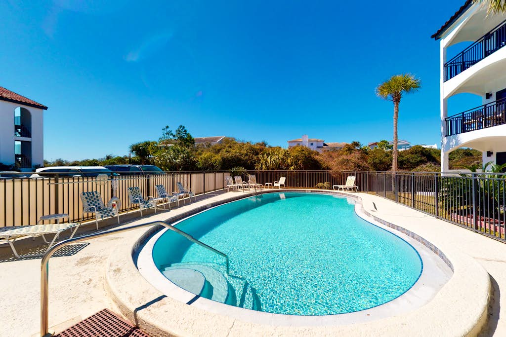 Beachfront Corner Condo w/ Free WiFi, Stunning Gulf View, & a Shared Pool
