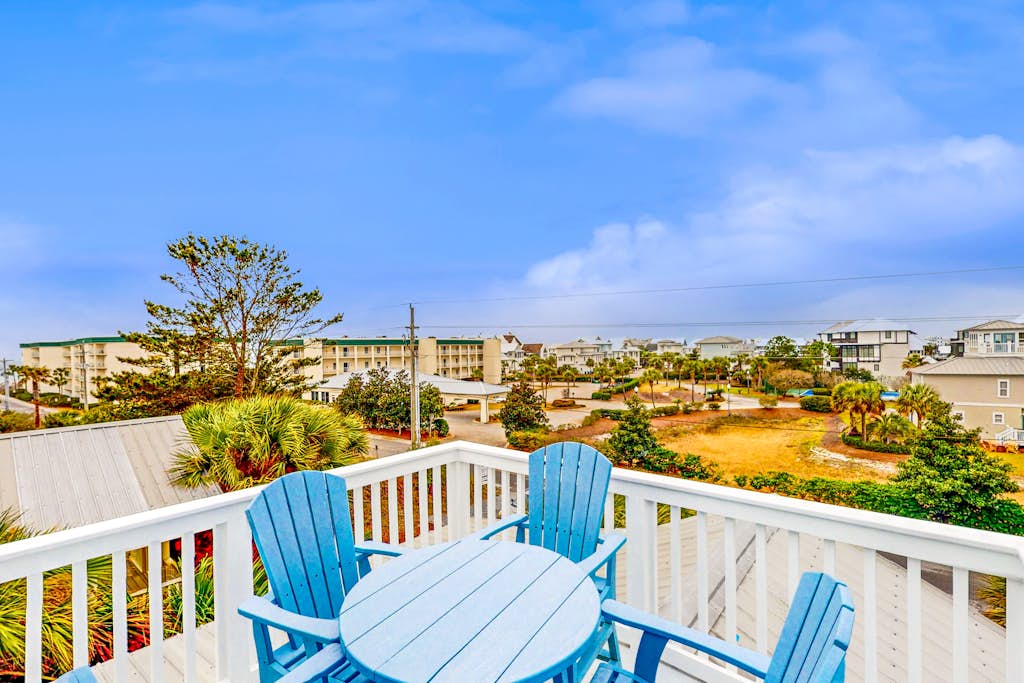 Luxury home with private saltwater pool, spa, gazebo & deck - walk to beach