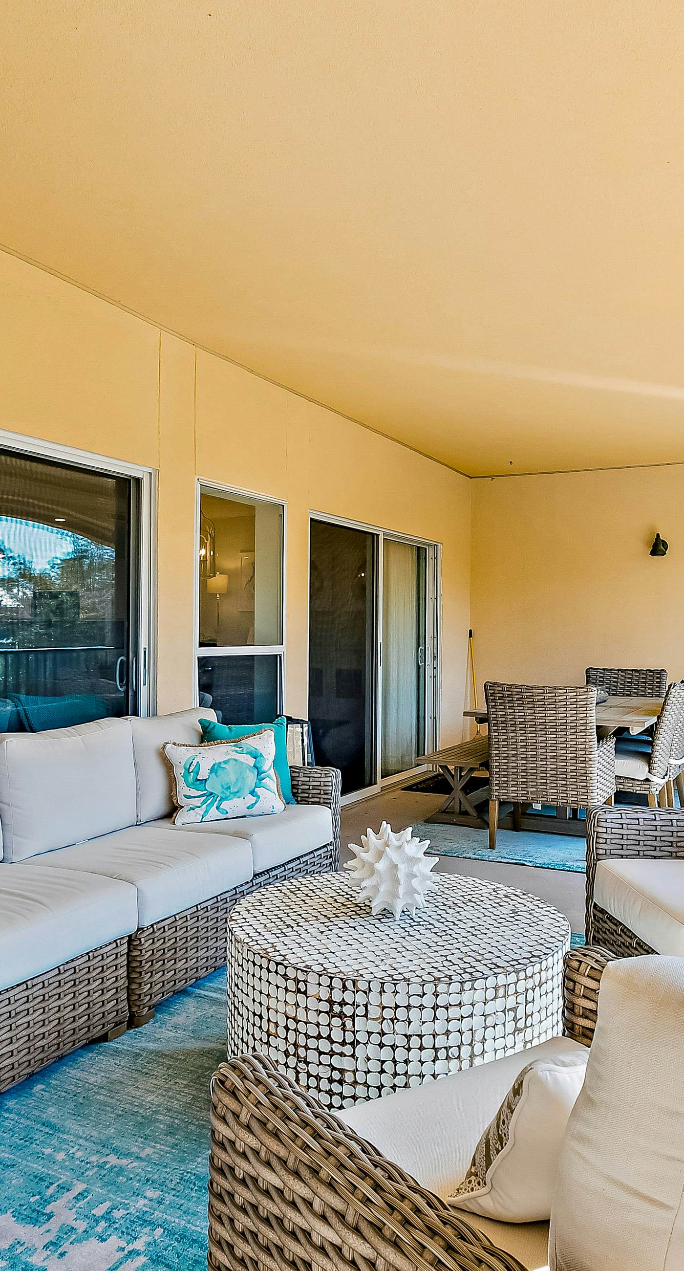 Stylish Getaway near Beach with Private Balcony, Full Kitchen, and Pool