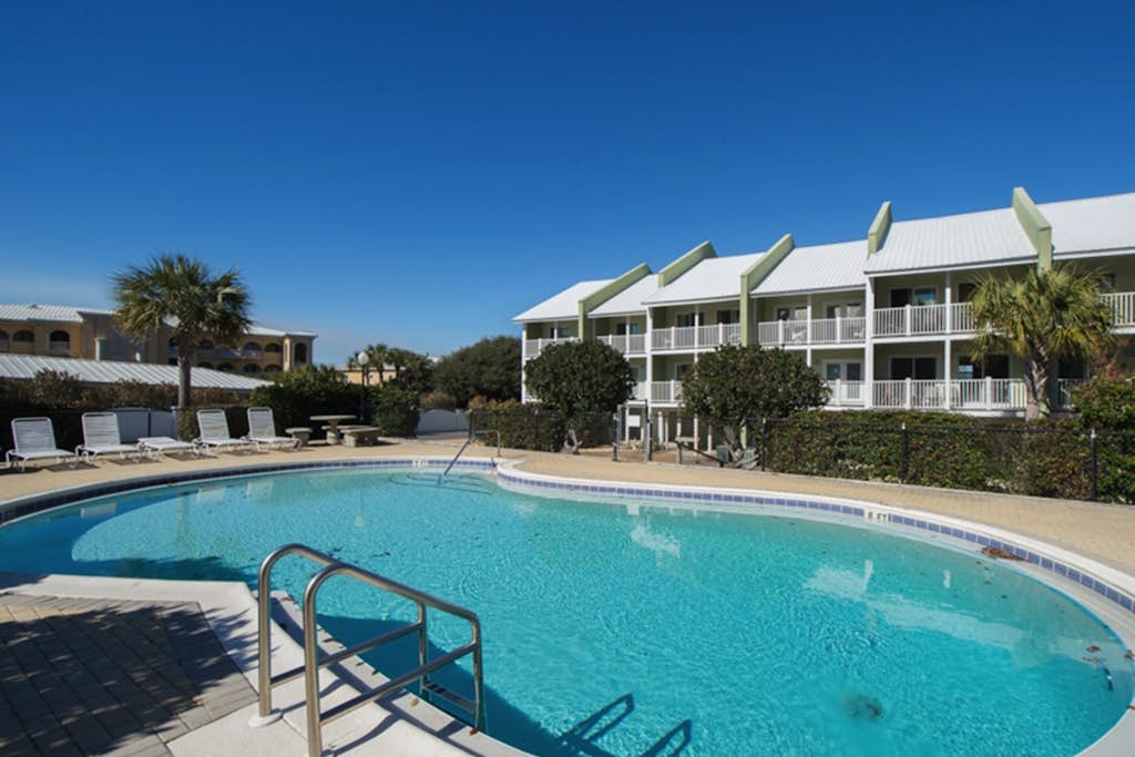 The Salty Seahorse at Sea Bluff | Pool, Private Beach Access | Walk to Dining
