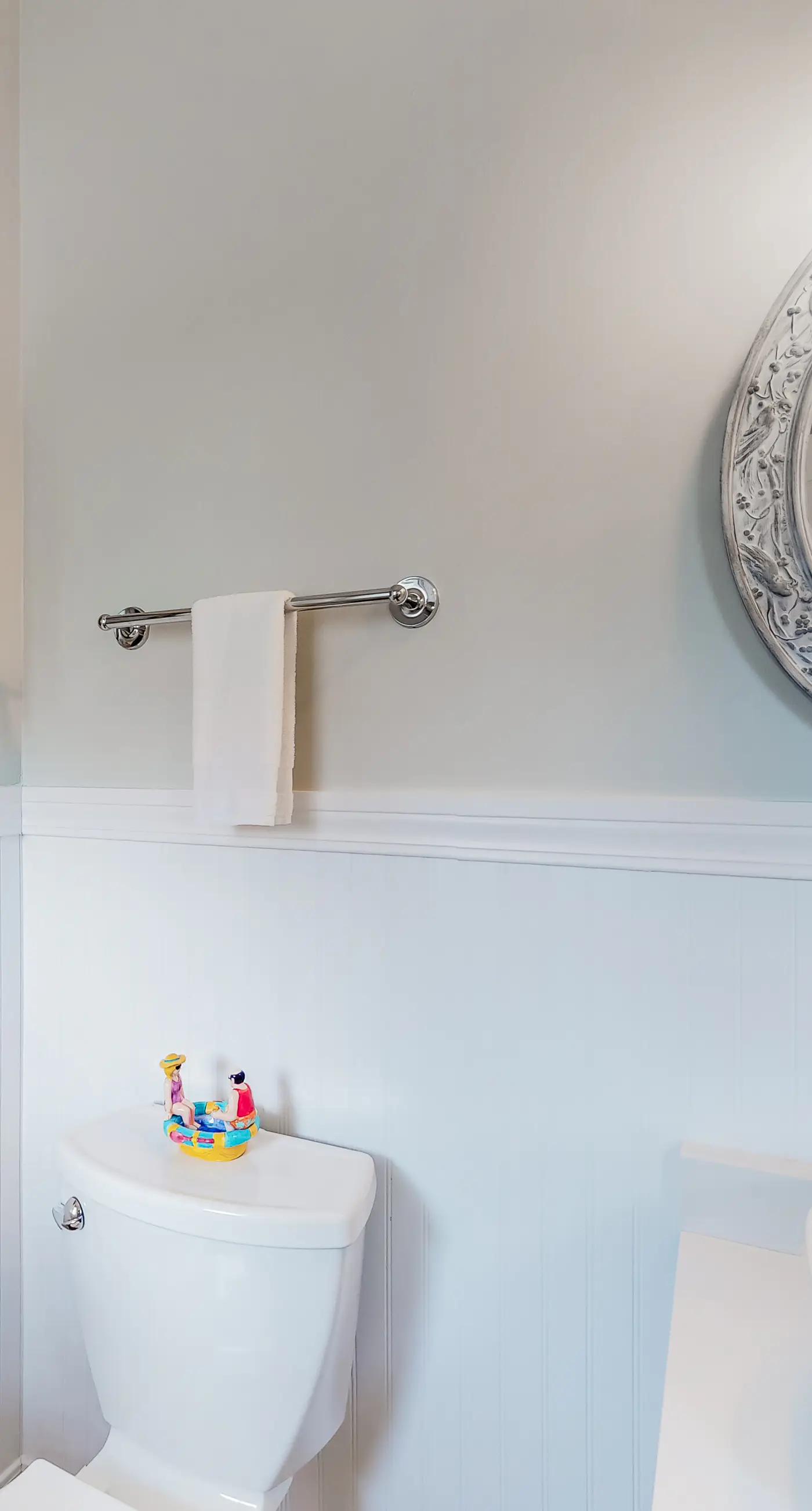 Three-level home with two kitchens, two decks, lanai, pool & ocean view