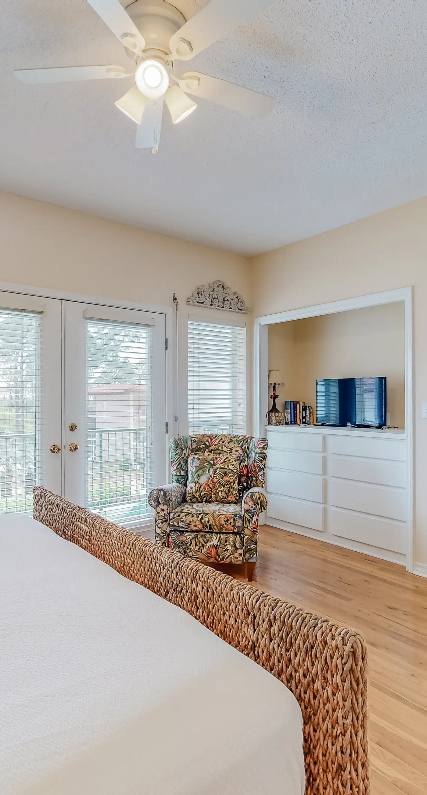 Three-level home with two kitchens, two decks, lanai, pool & ocean view