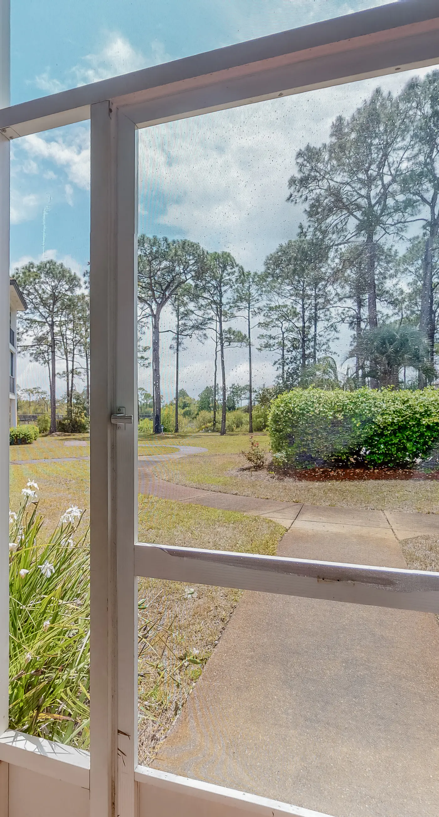 Three-level home with two kitchens, two decks, lanai, pool & ocean view