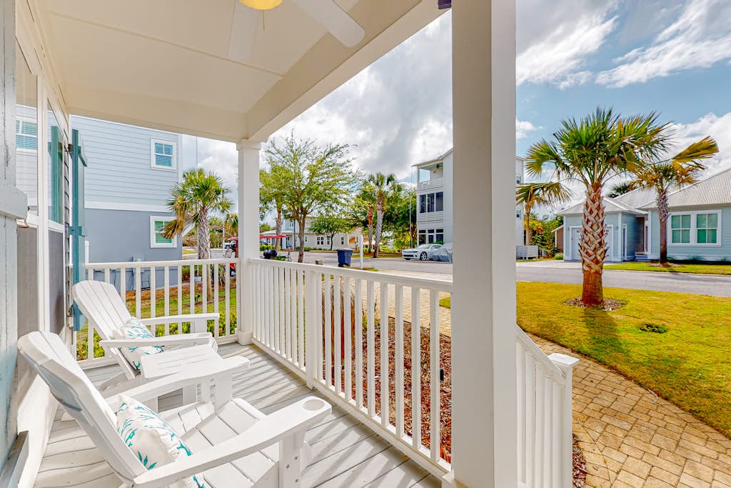 Charming home with enclosed sunroom, porch, central AC, & W/D - near beach