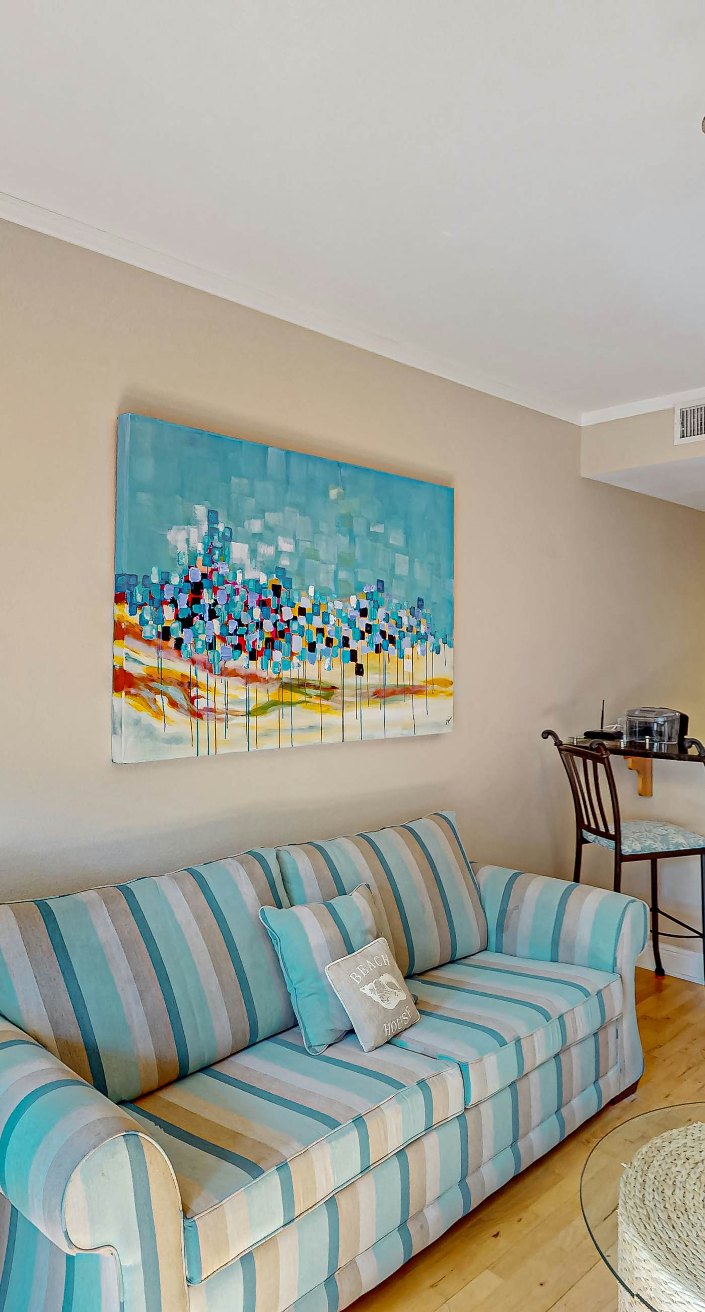 2nd-floor condo near beach with outdoor pool, tennis, balcony, washer&dryer, AC