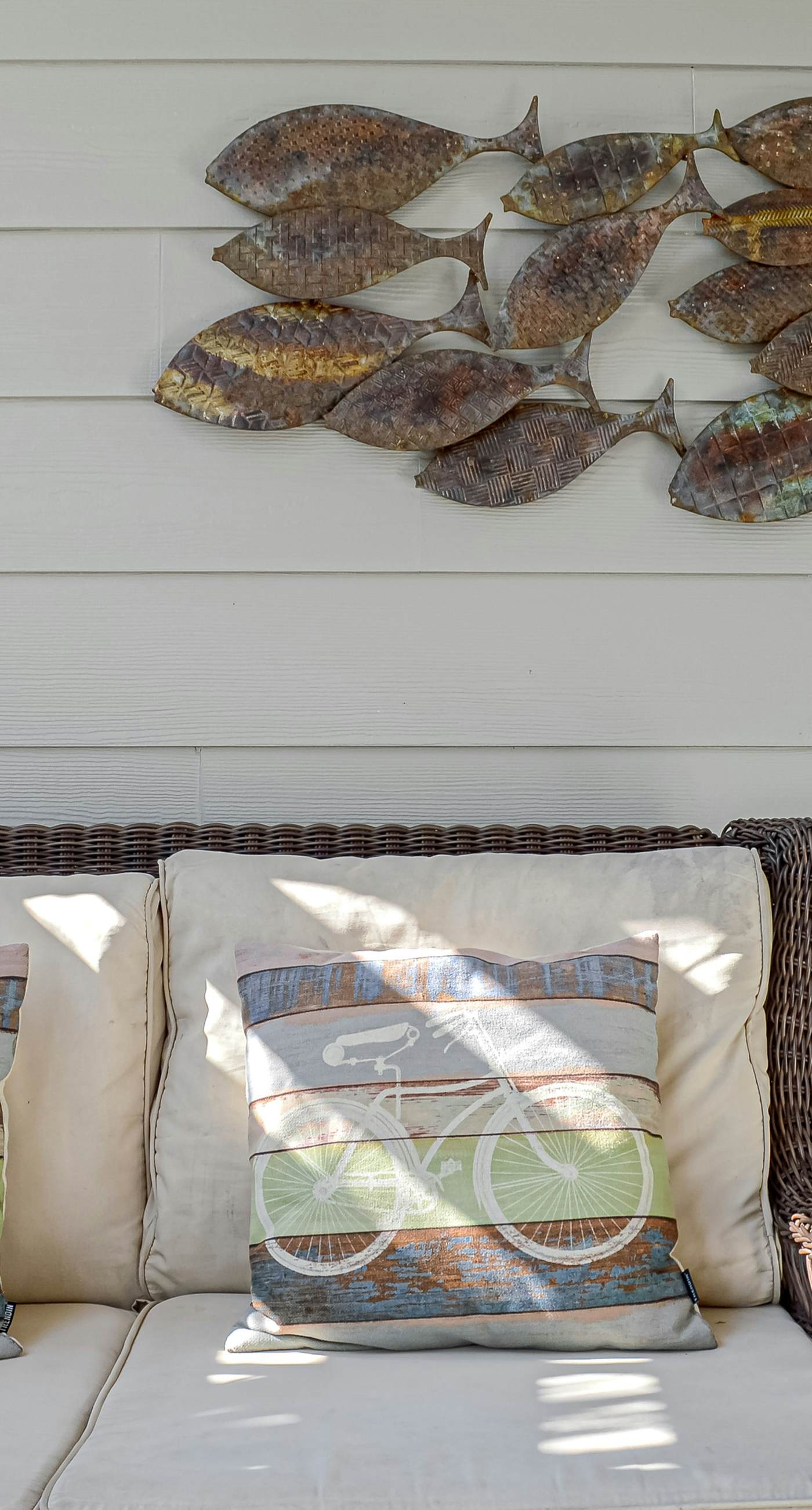 2nd-floor condo near beach with outdoor pool, tennis, balcony, washer&dryer, AC