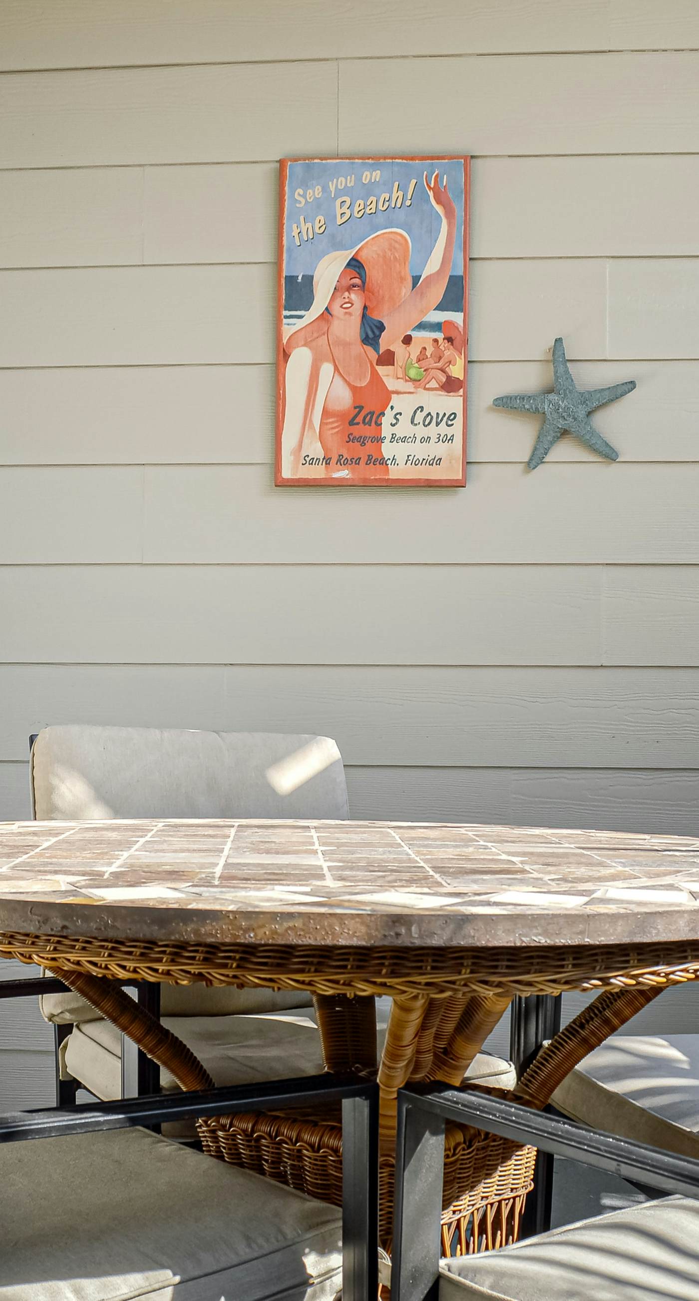 2nd-floor condo near beach with outdoor pool, tennis, balcony, washer&dryer, AC