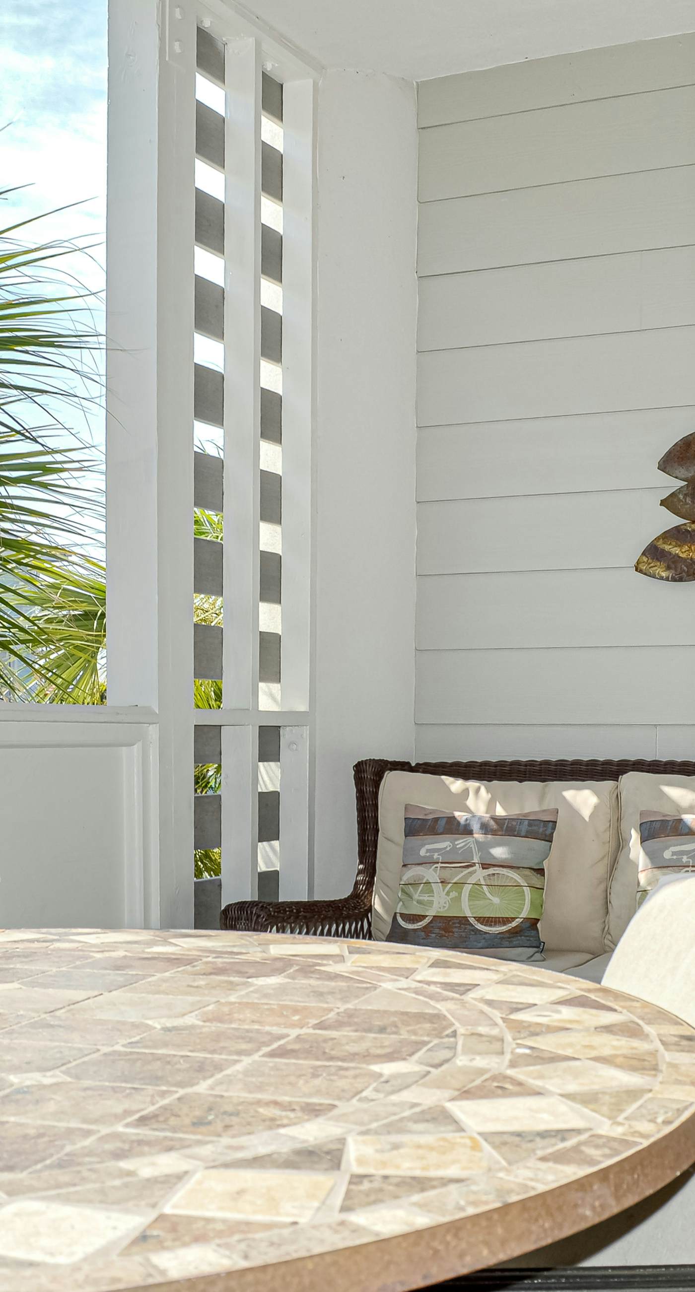 2nd-floor condo near beach with outdoor pool, tennis, balcony, washer&dryer, AC