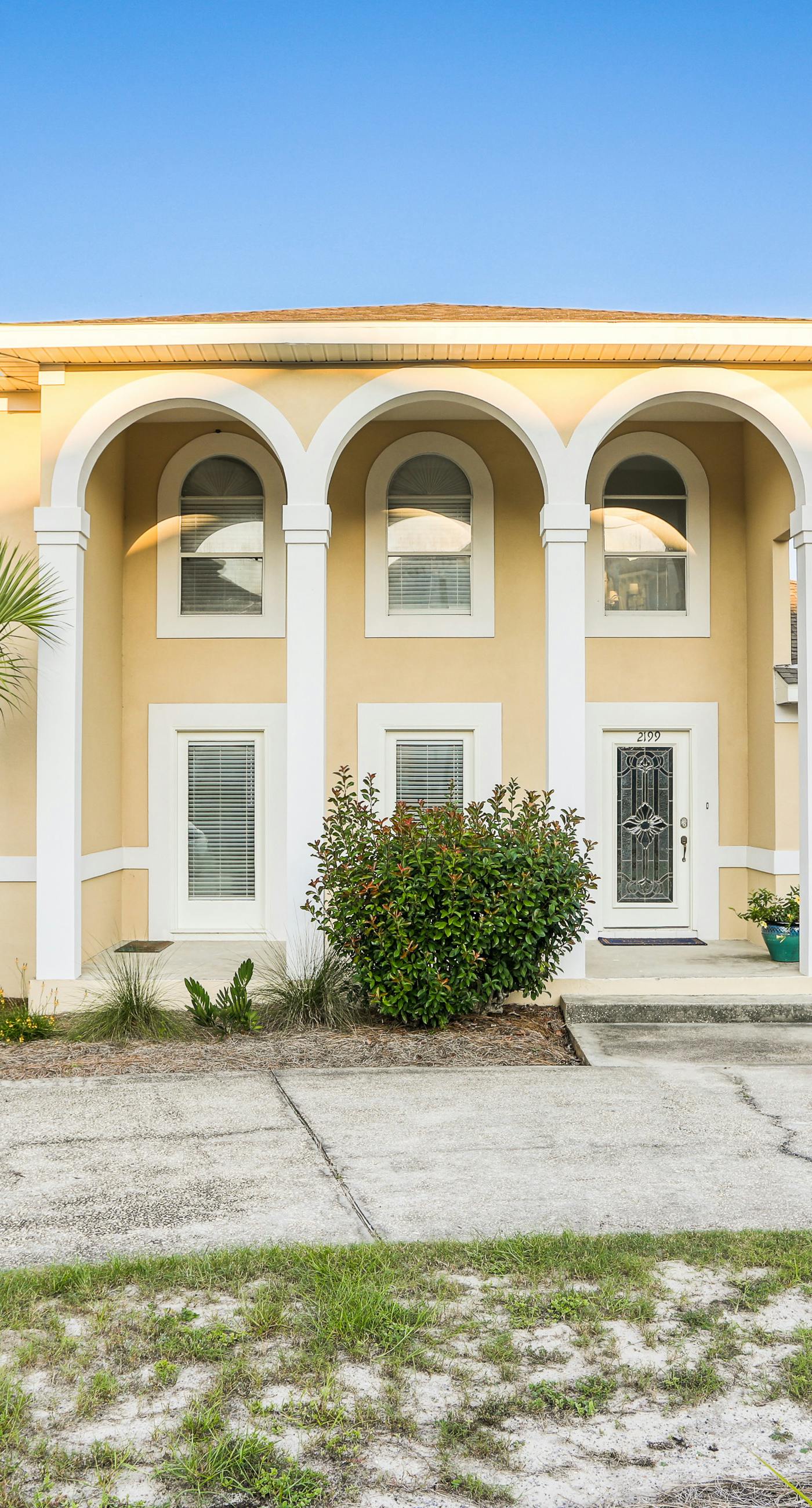 Spacious home near beaches with backyard patio, private outdoor pool, W/D & AC