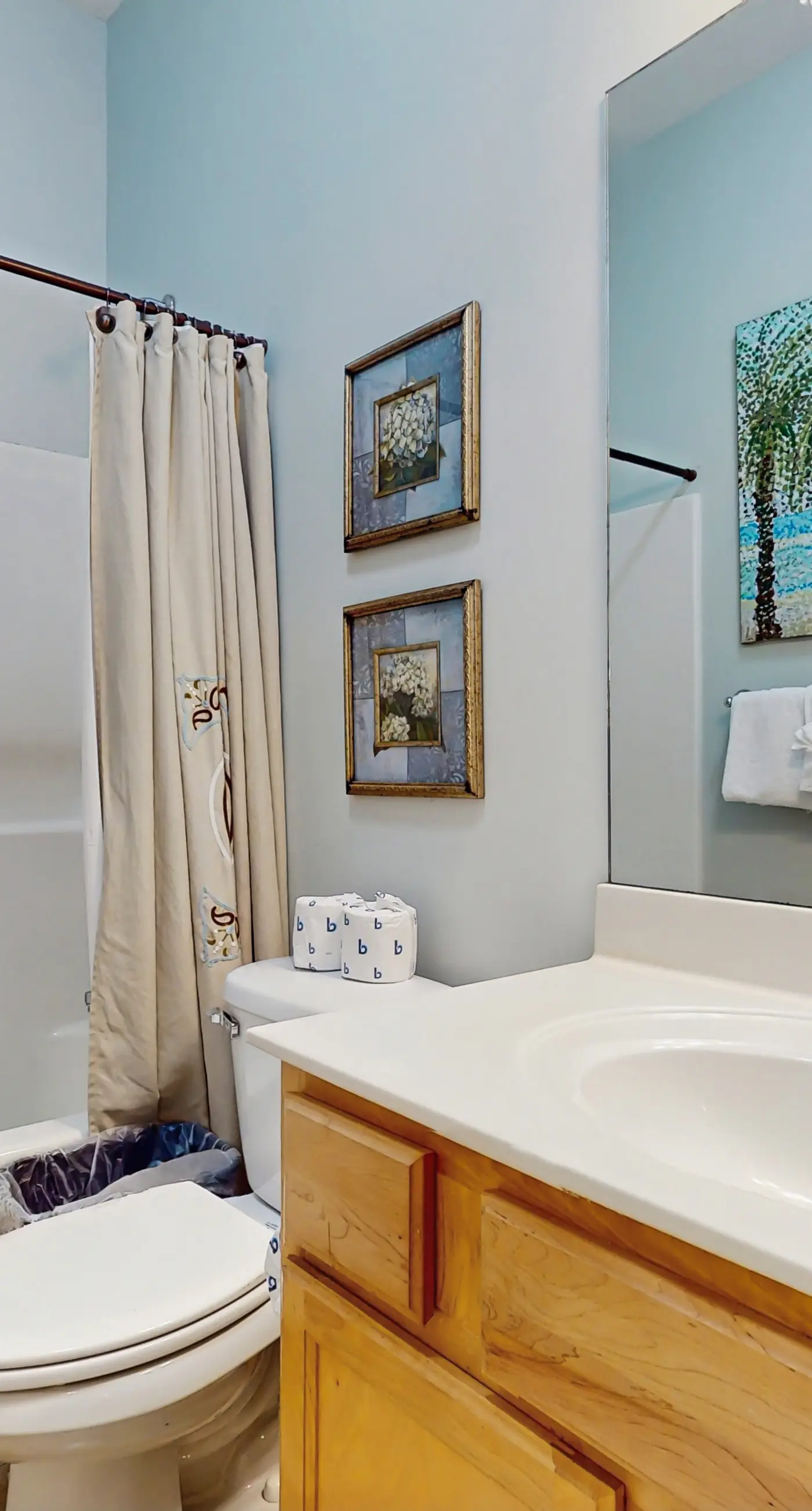 Gorgeous coastal home with plenty of space and easy beach access