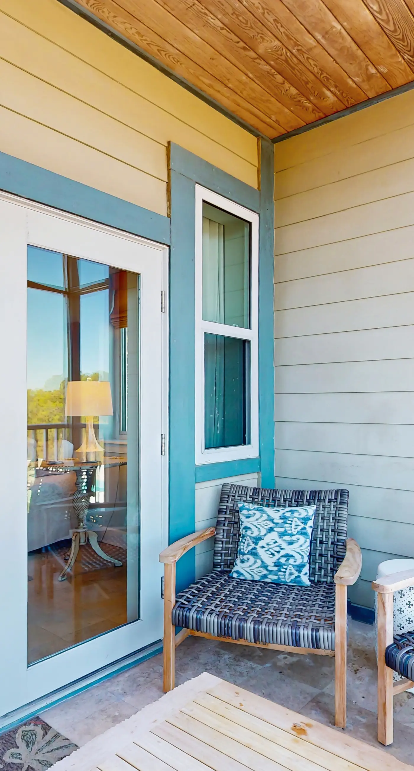 Gorgeous coastal home with plenty of space and easy beach access