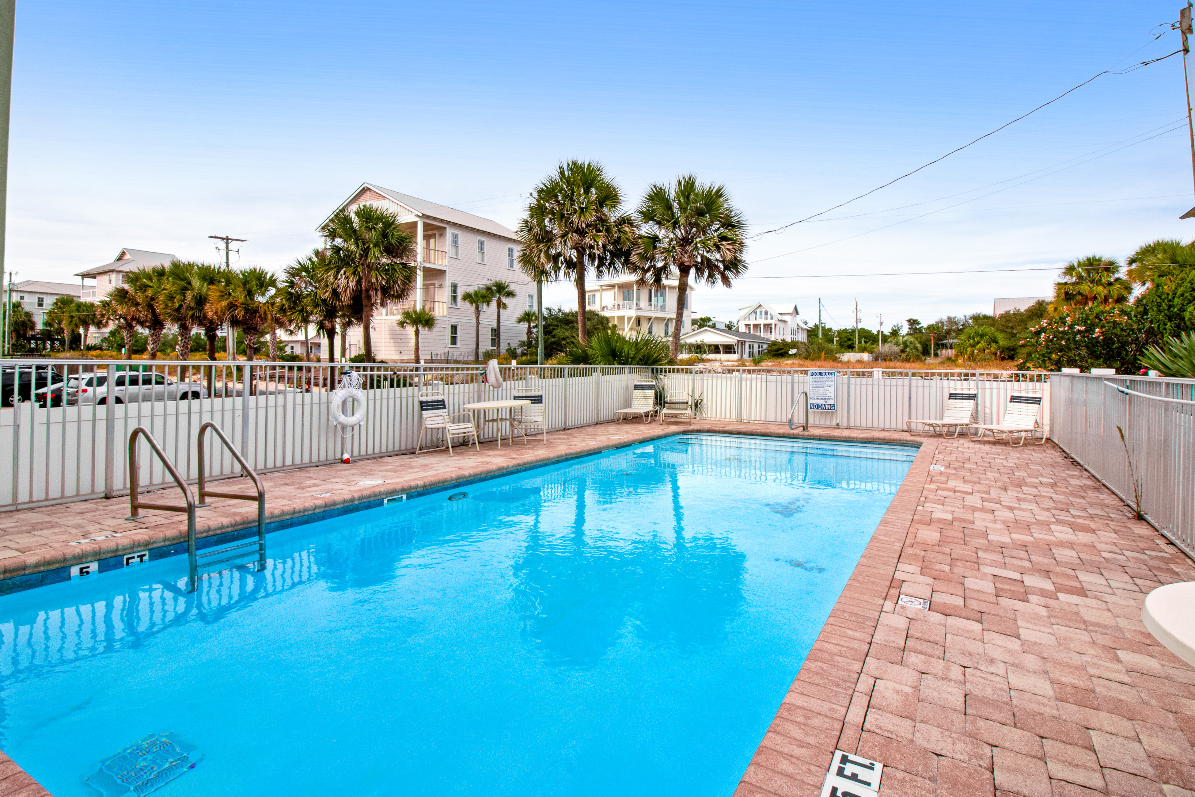 Oceanfront condo with pool access, washer&dryer, central AC, and ocean view