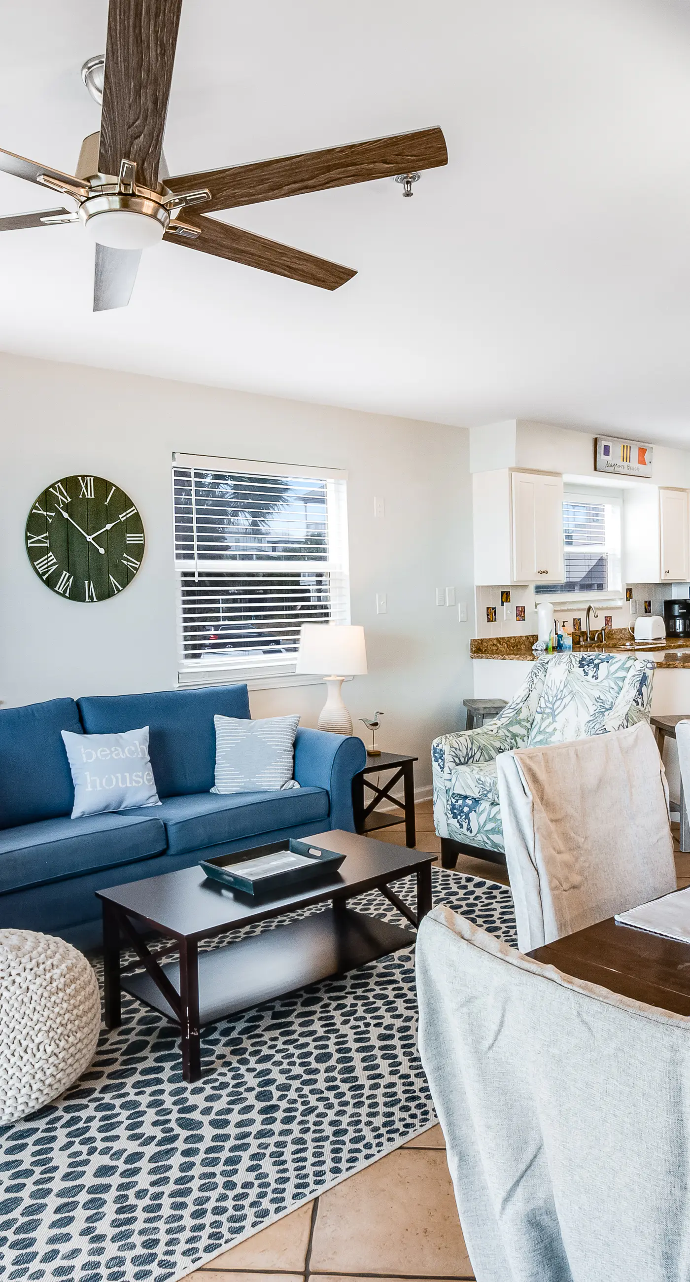 Oceanfront condo with pool access, washer&dryer, central AC, and ocean view