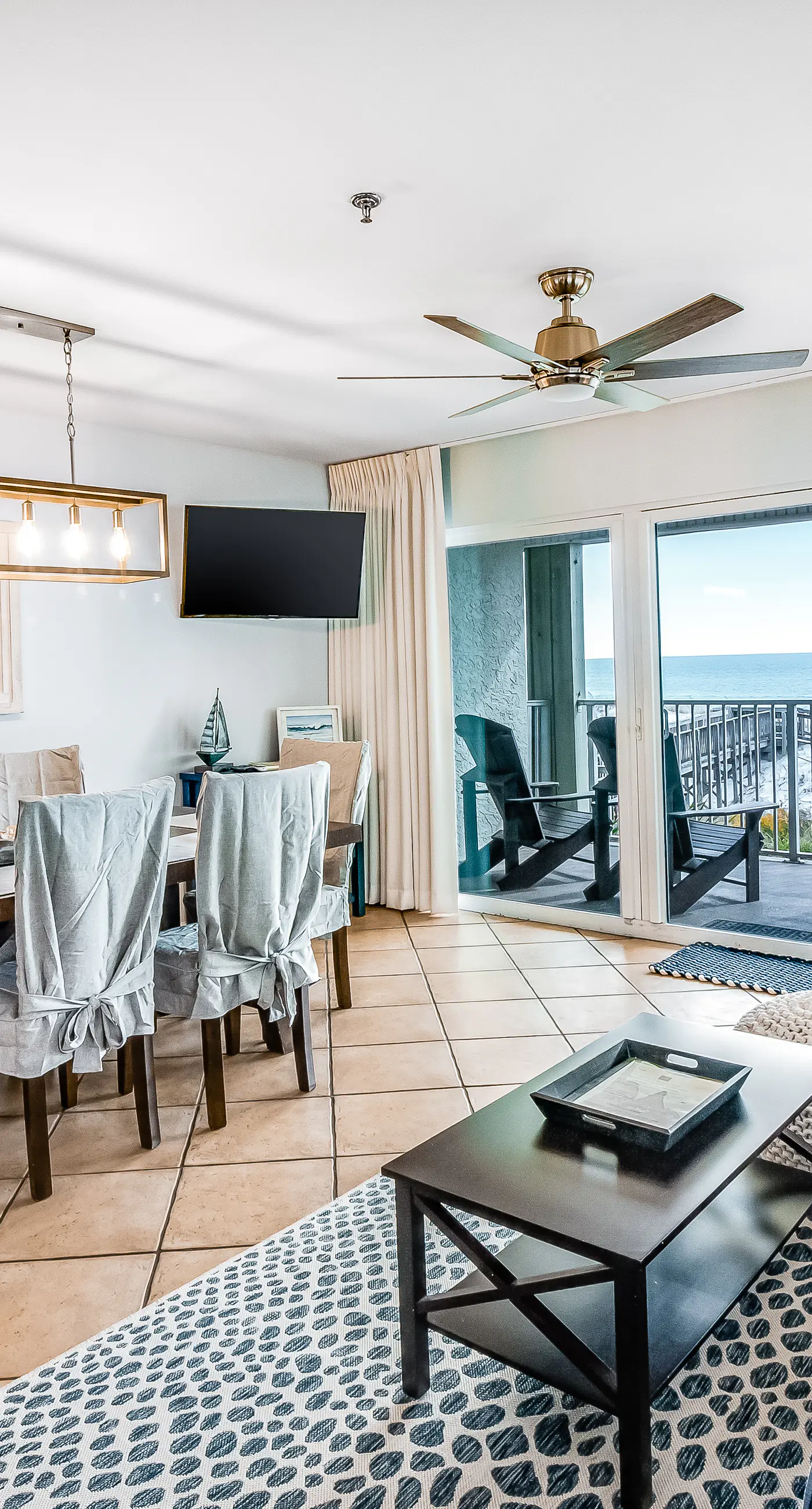 Oceanfront condo with pool access, washer&dryer, central AC, and ocean view