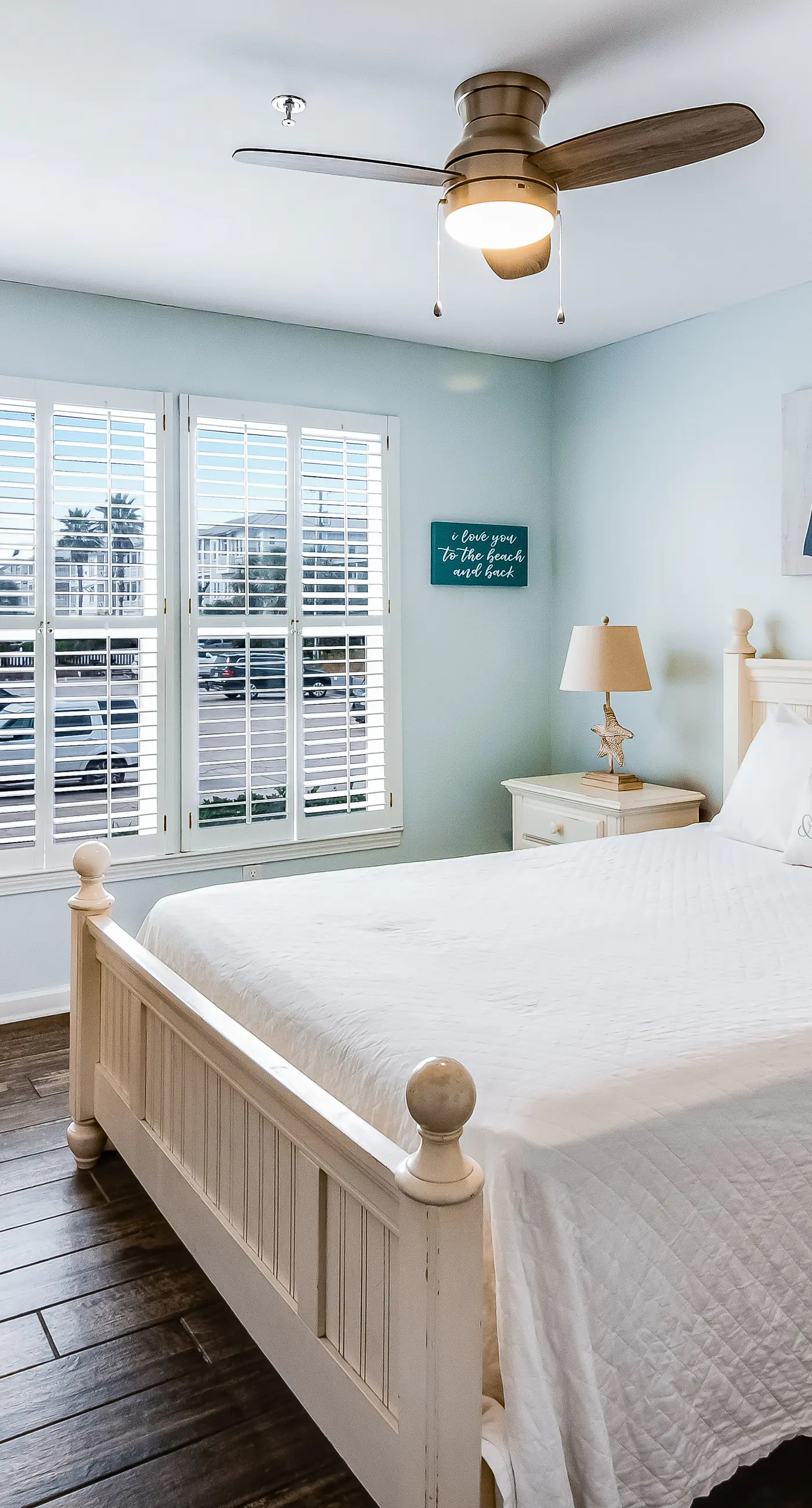 Oceanfront condo with pool access, washer&dryer, central AC, and ocean view