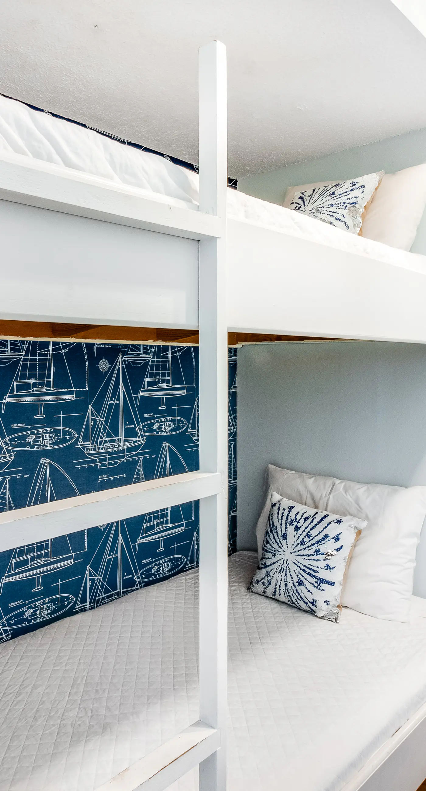 Oceanfront condo with pool access, washer&dryer, central AC, and ocean view