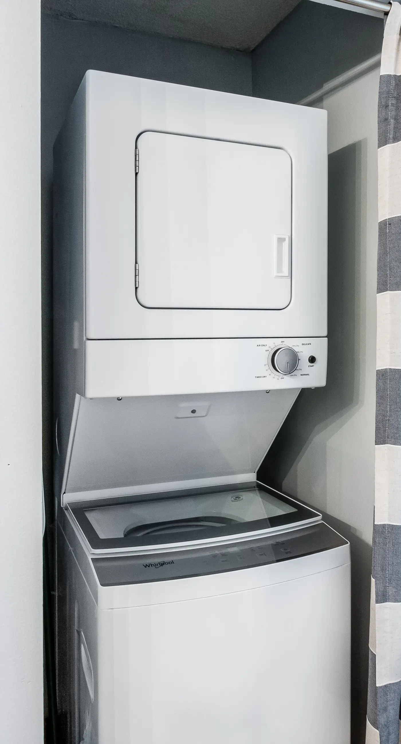 Oceanfront condo with pool access, washer&dryer, central AC, and ocean view