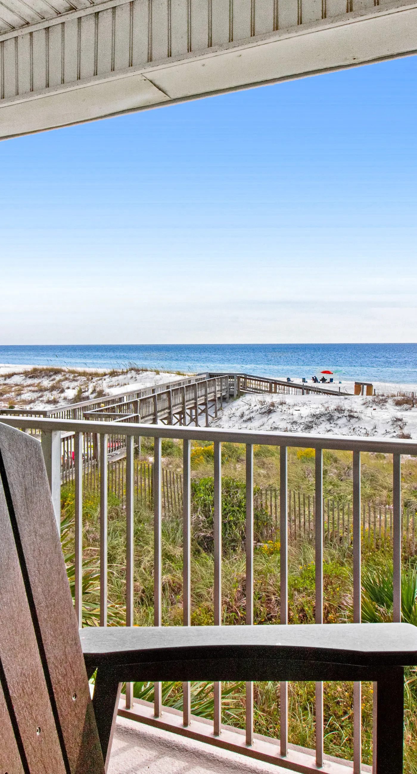 Oceanfront condo with pool access, washer&dryer, central AC, and ocean view