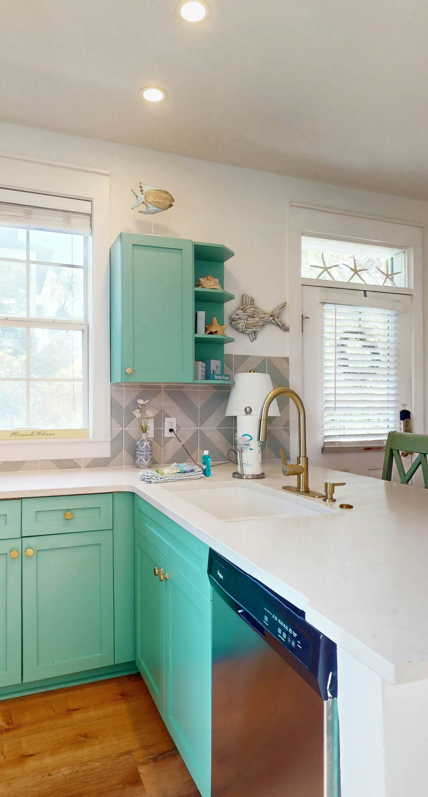 Dog-friendly bungalow with on-site pool, hot tub, free WiFi, and washer&dryer