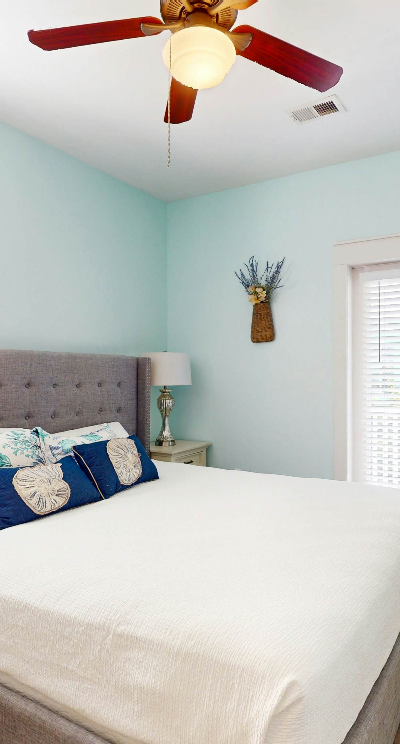 Dog-friendly bungalow with on-site pool, hot tub, free WiFi, and washer&dryer