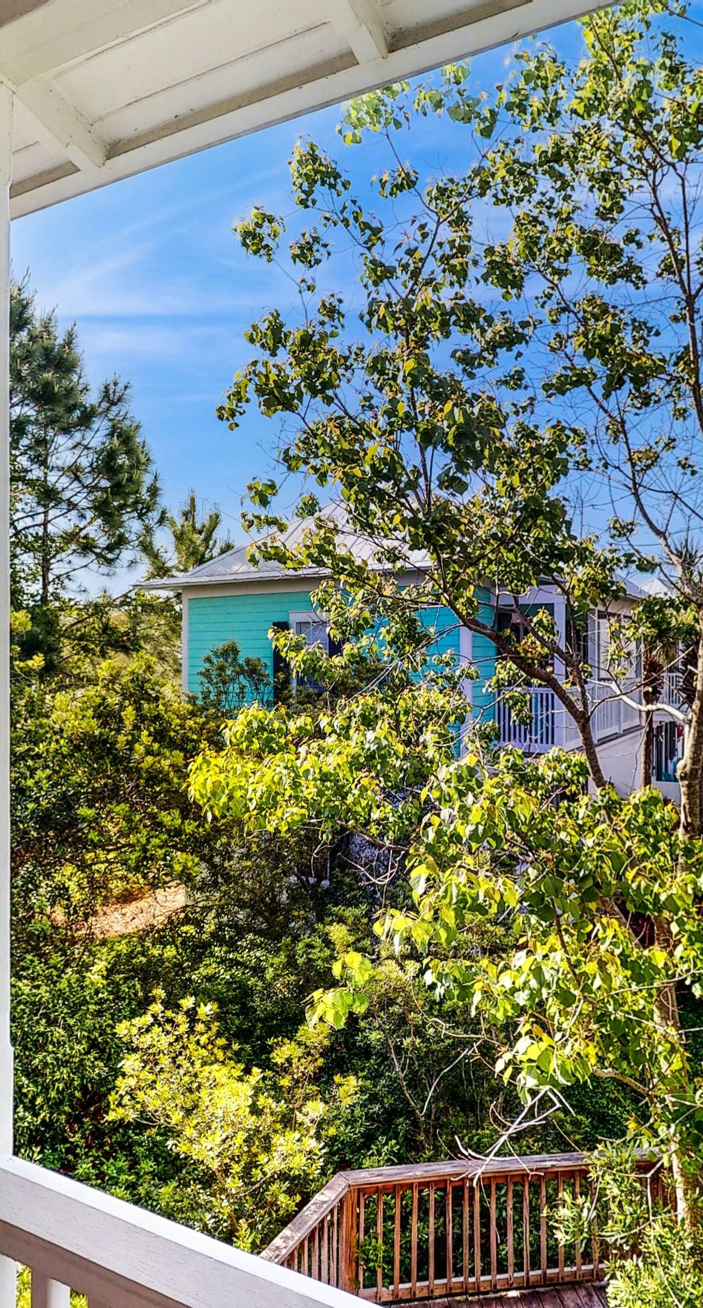 Dog-friendly bungalow with on-site pool, hot tub, free WiFi, and washer&dryer