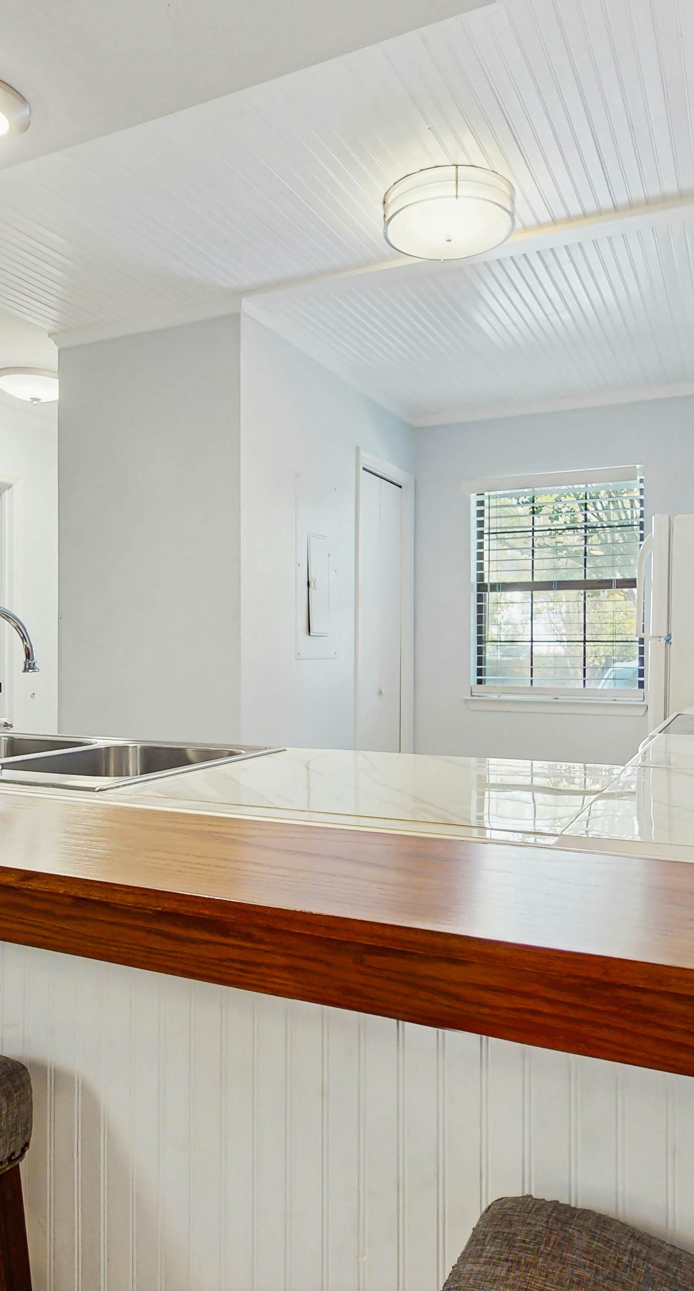 Lakefront Duplex with High-Speed Wi-Fi, Short Walk to Beach, and Water View