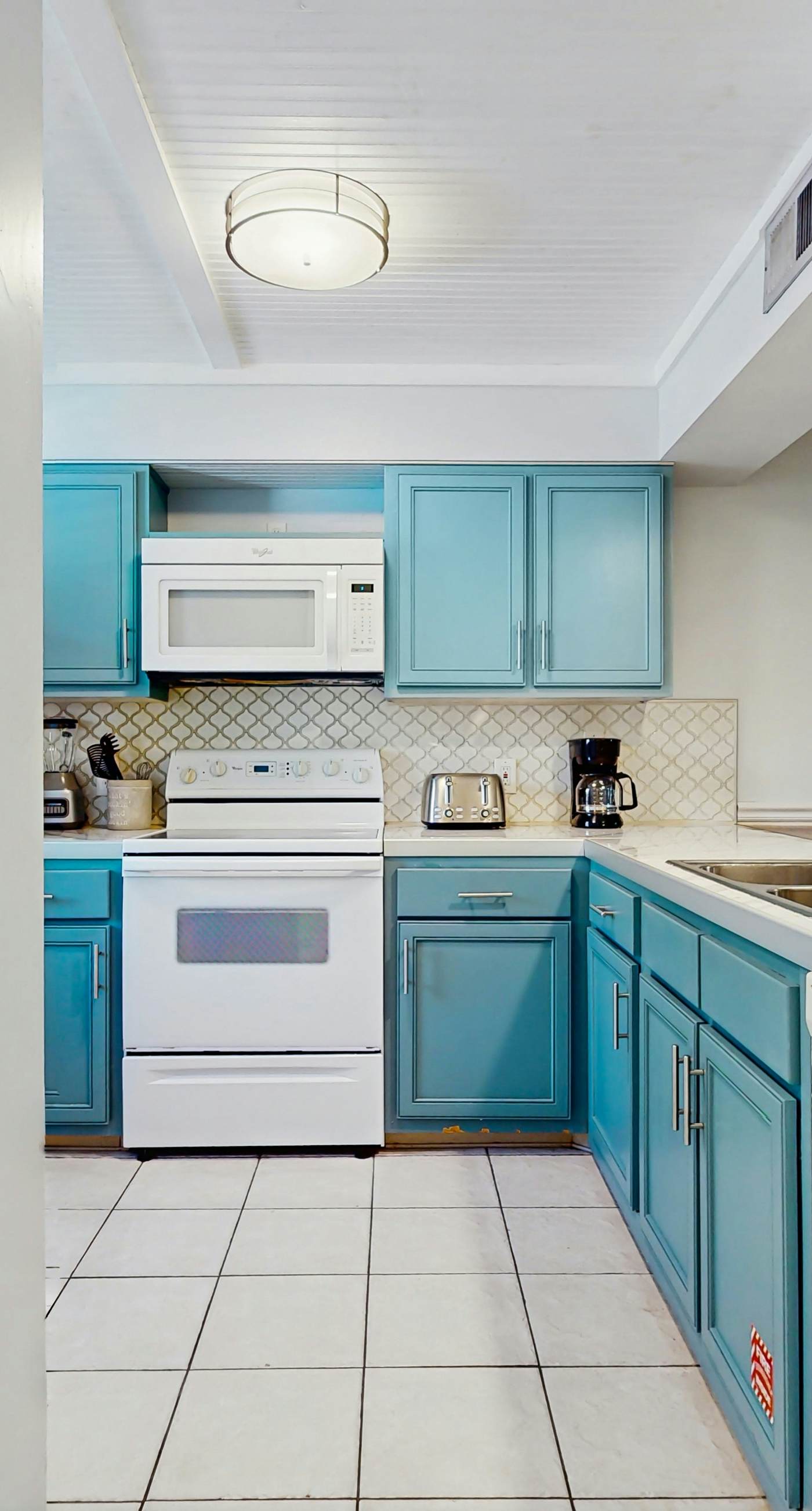 Lakefront Duplex with High-Speed Wi-Fi, Short Walk to Beach, and Water View