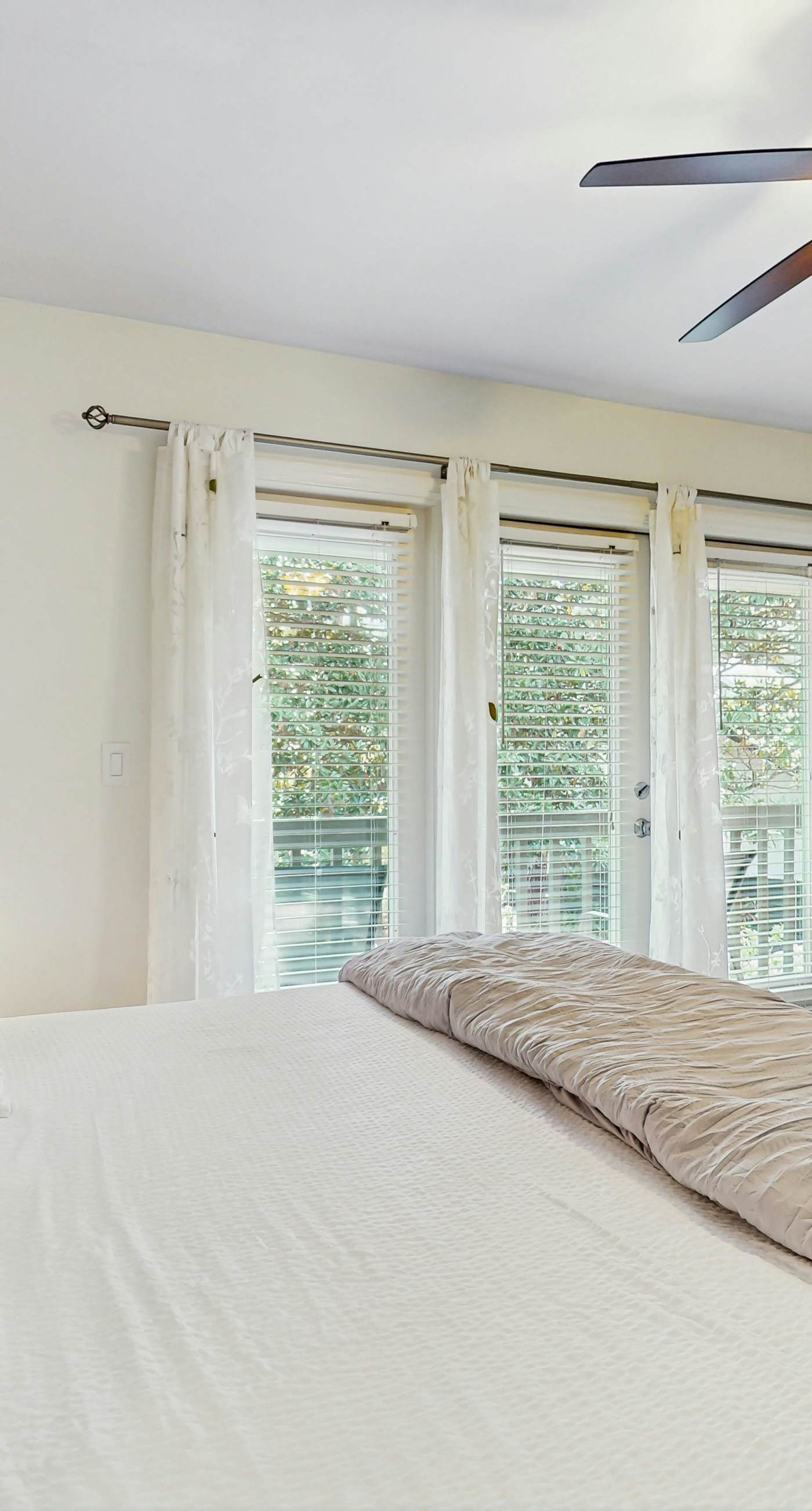 Lakefront Duplex with High-Speed Wi-Fi, Short Walk to Beach, and Water View