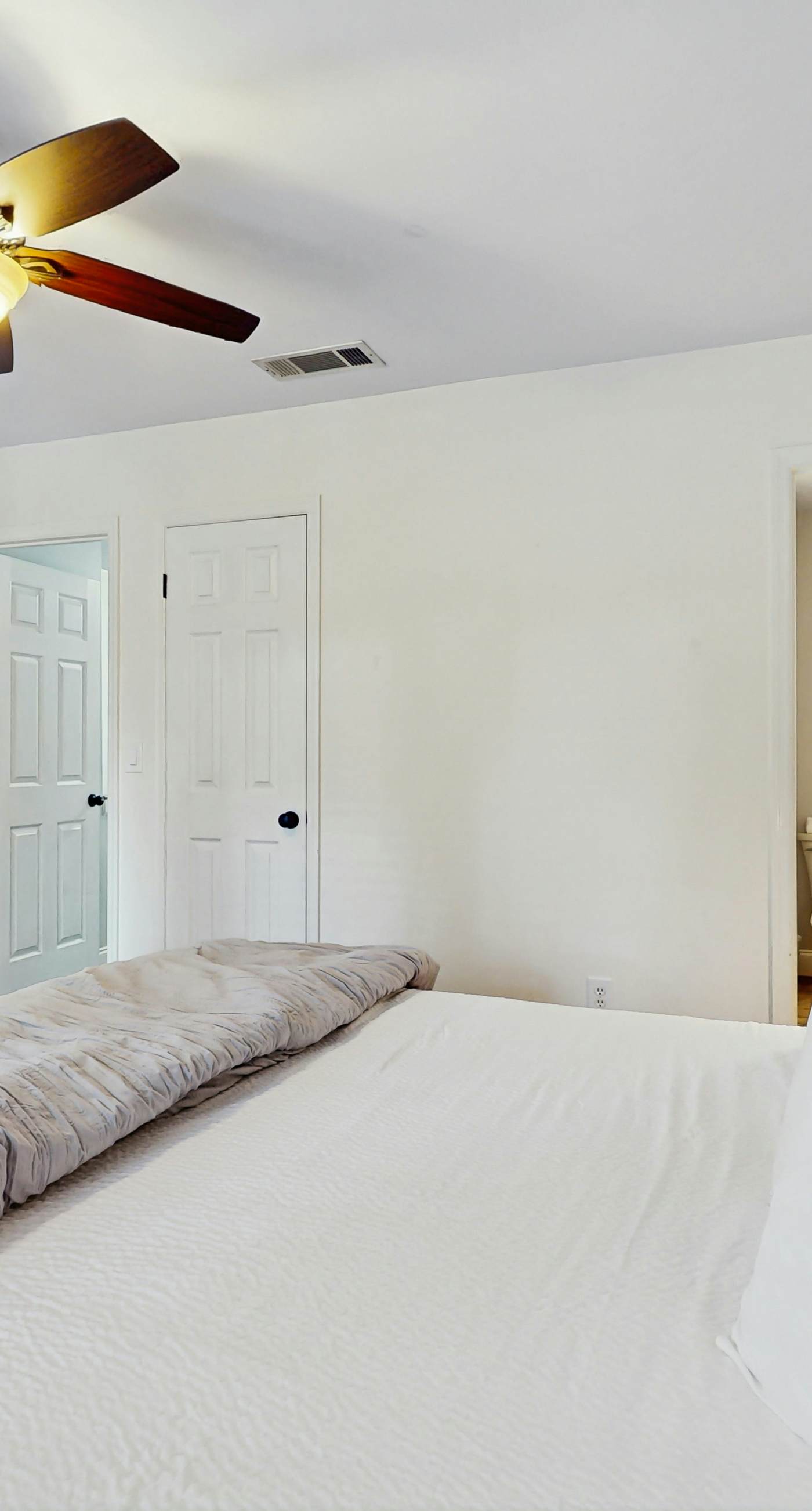 Lakefront Duplex with High-Speed Wi-Fi, Short Walk to Beach, and Water View