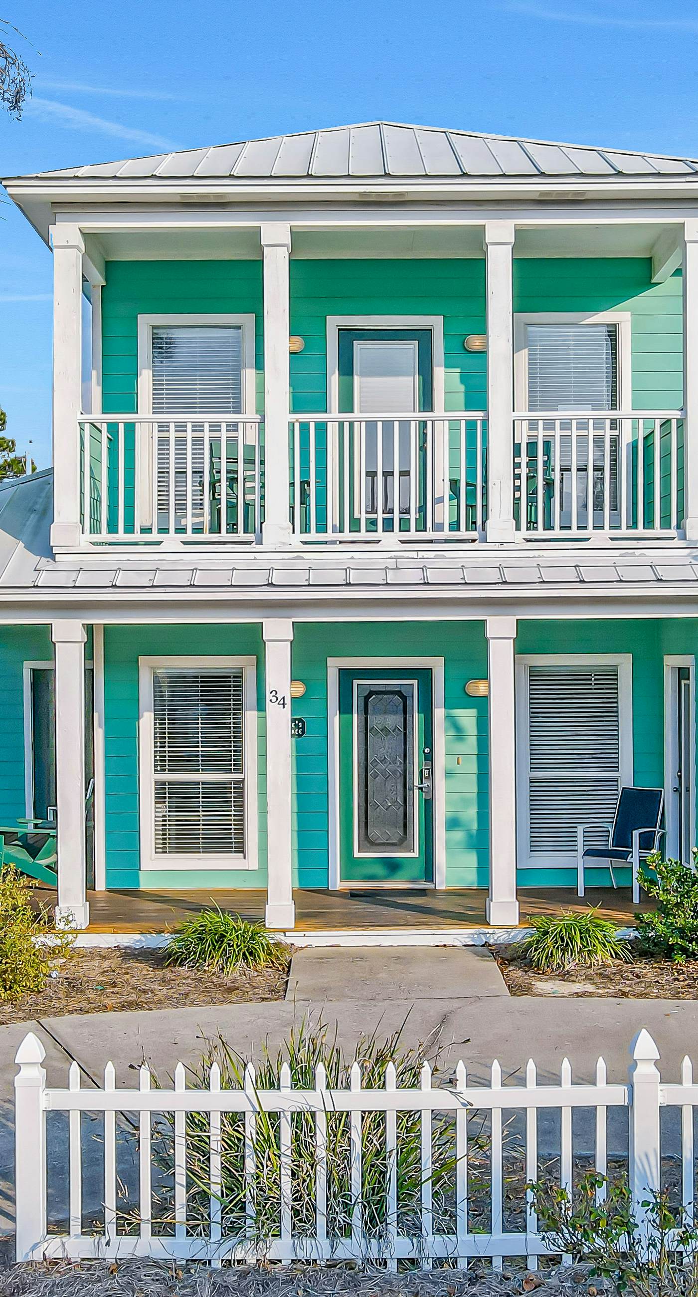 Gorgeous beach house with private outdoor living & shared pool