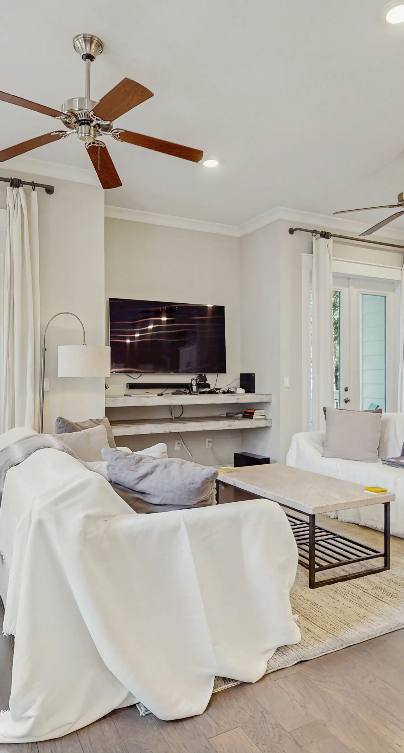 Prominence townhome with 2 Golf Carts, 4 Bikes, Shared Pool