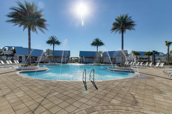 Prominence townhome with 2 Golf Carts, 4 Bikes, Shared Pool