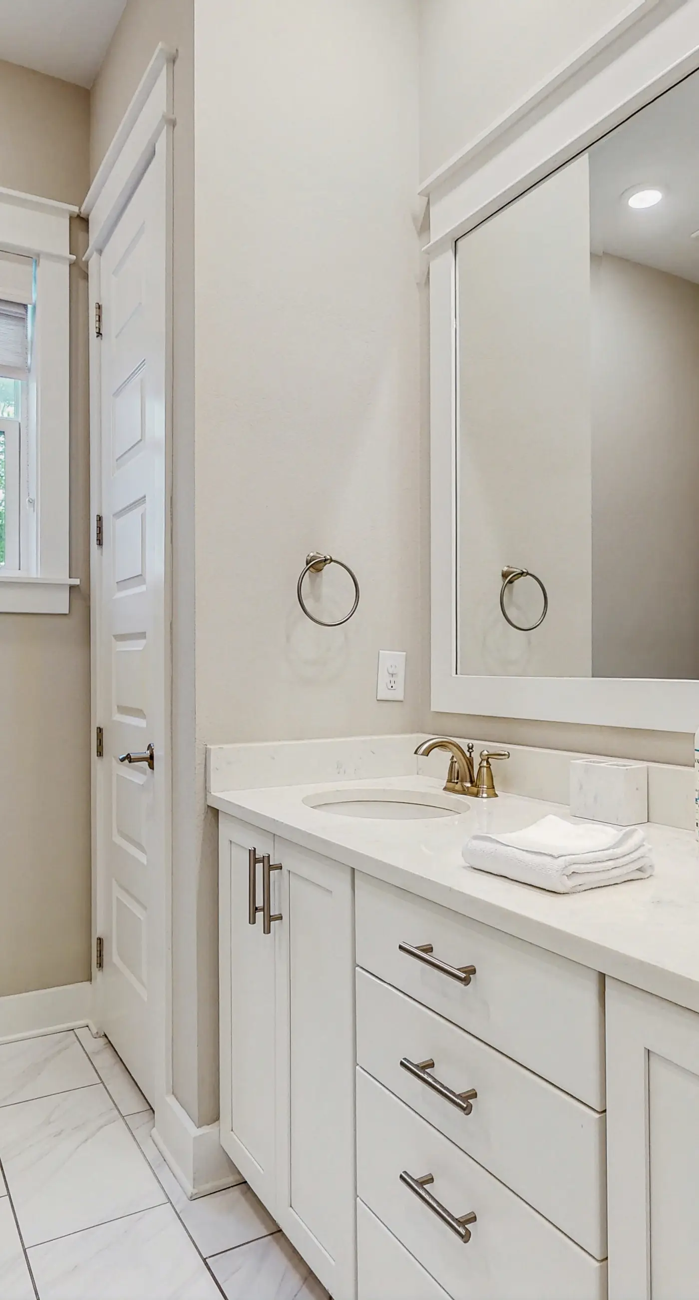 Prominence townhome with 2 Golf Carts, 4 Bikes, Shared Pool