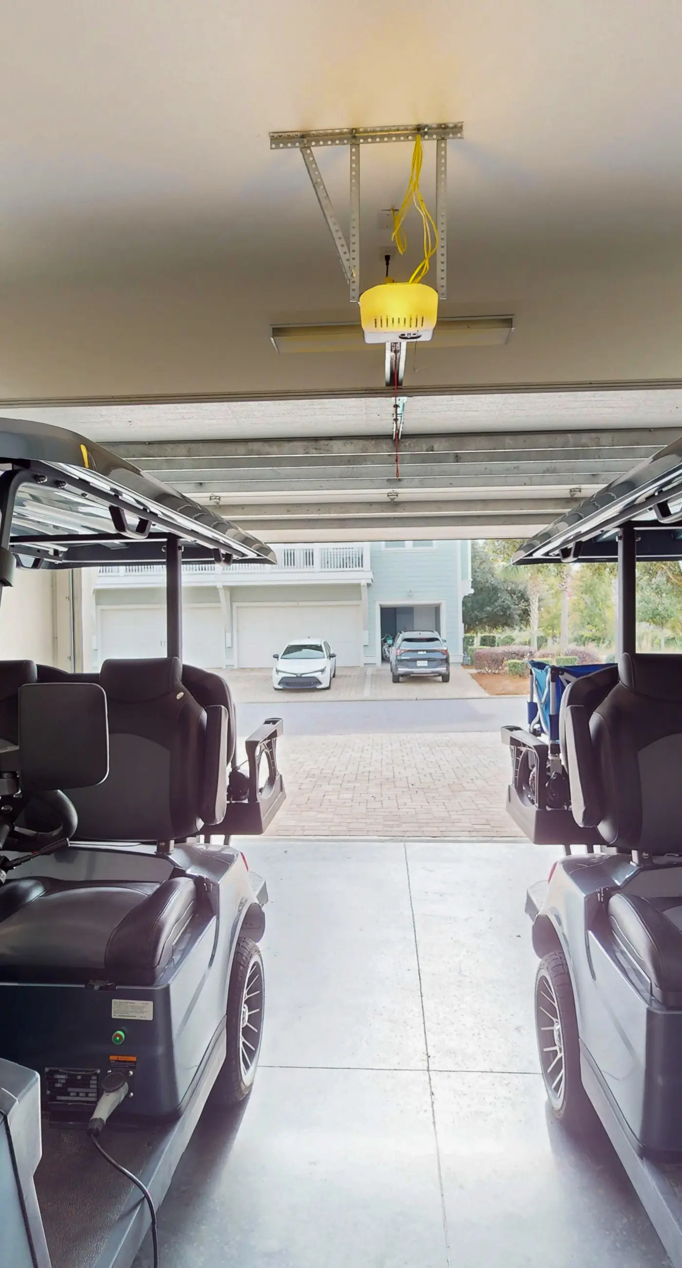 Prominence townhome with 2 Golf Carts, 4 Bikes, Shared Pool