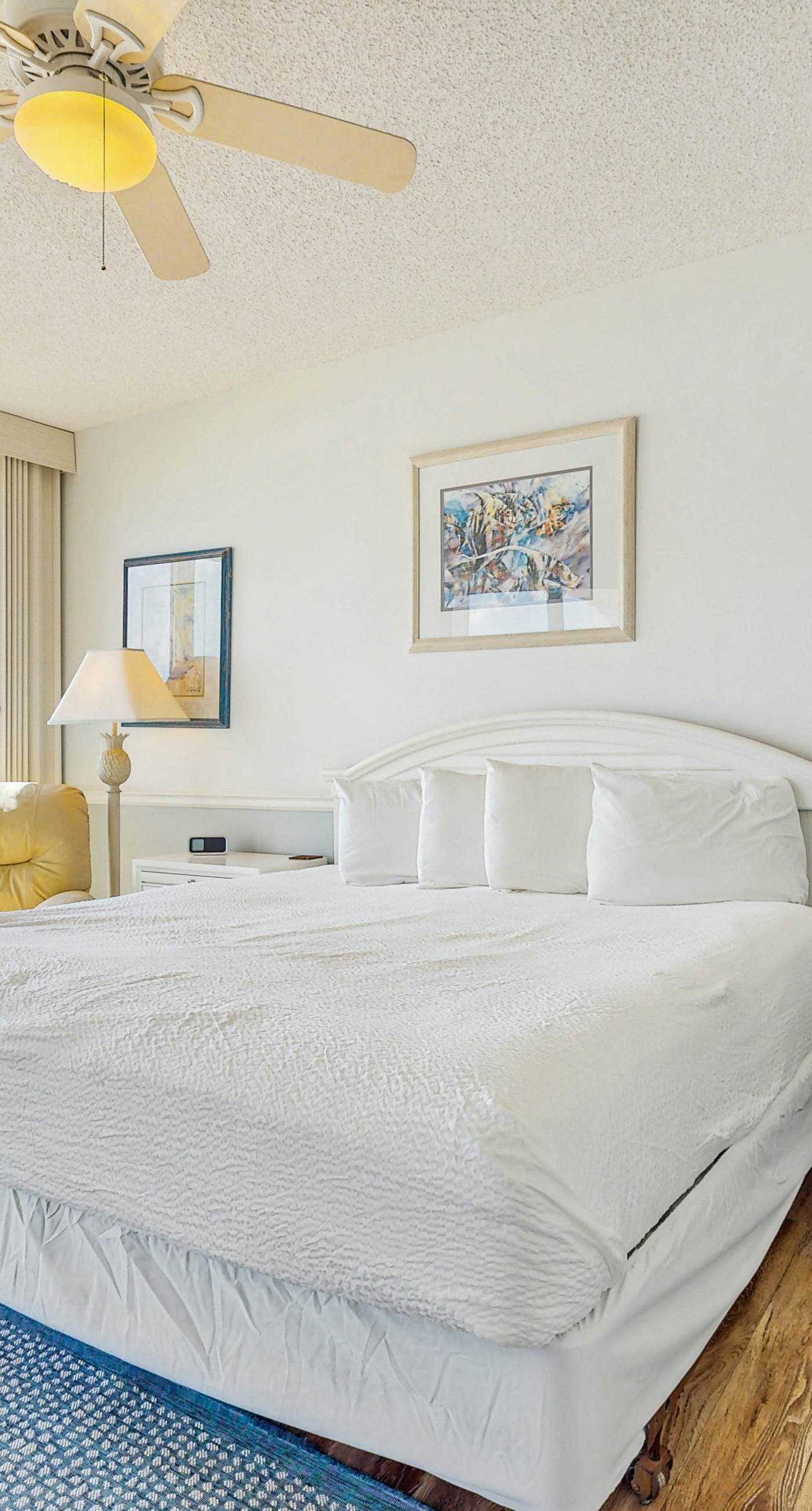 Gulf-front condo with bicycles, lazy river & pickleball