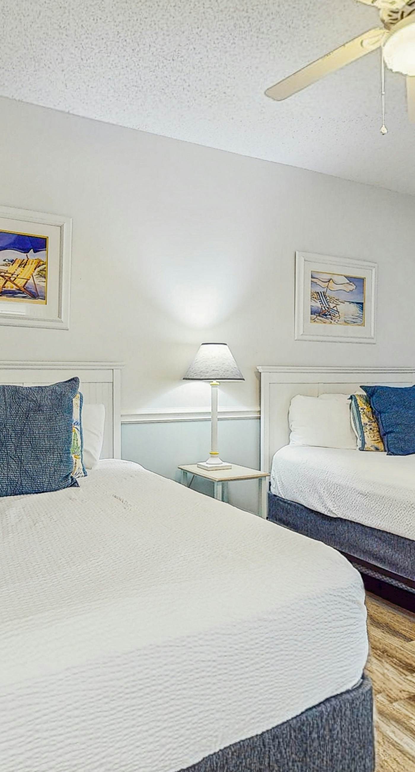 Gulf-front condo with bicycles, lazy river & pickleball