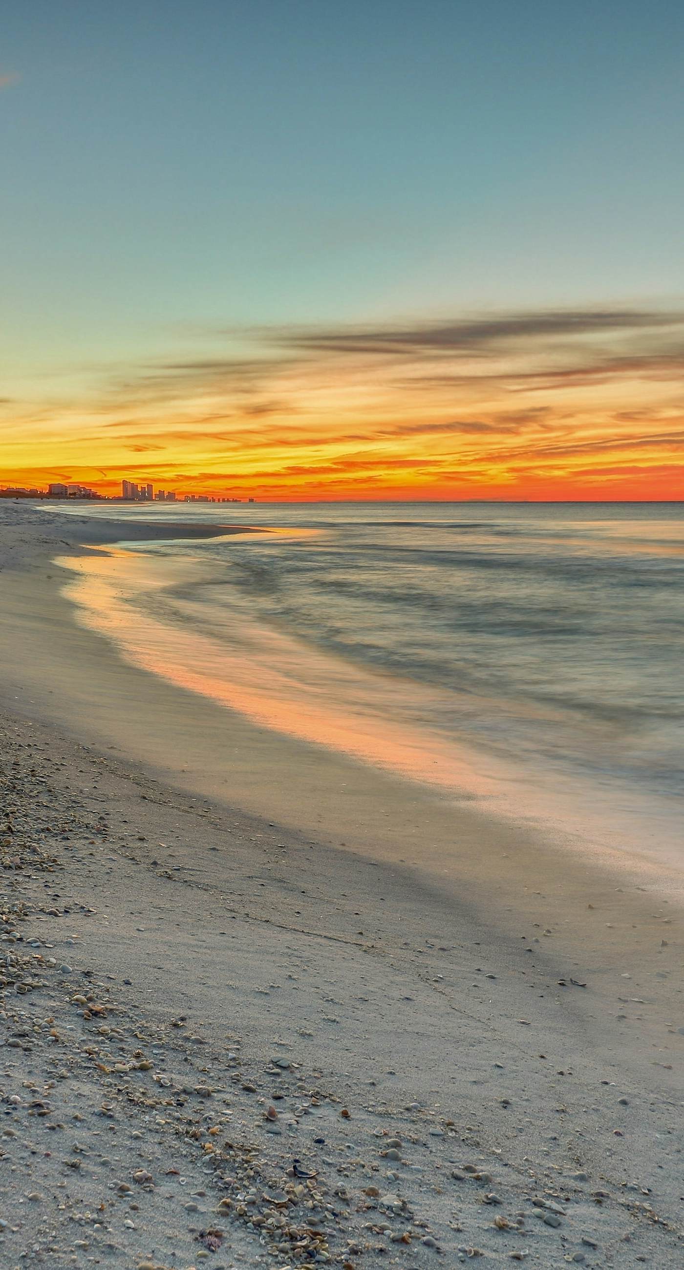 Gulf-front condo with bicycles, lazy river & pickleball