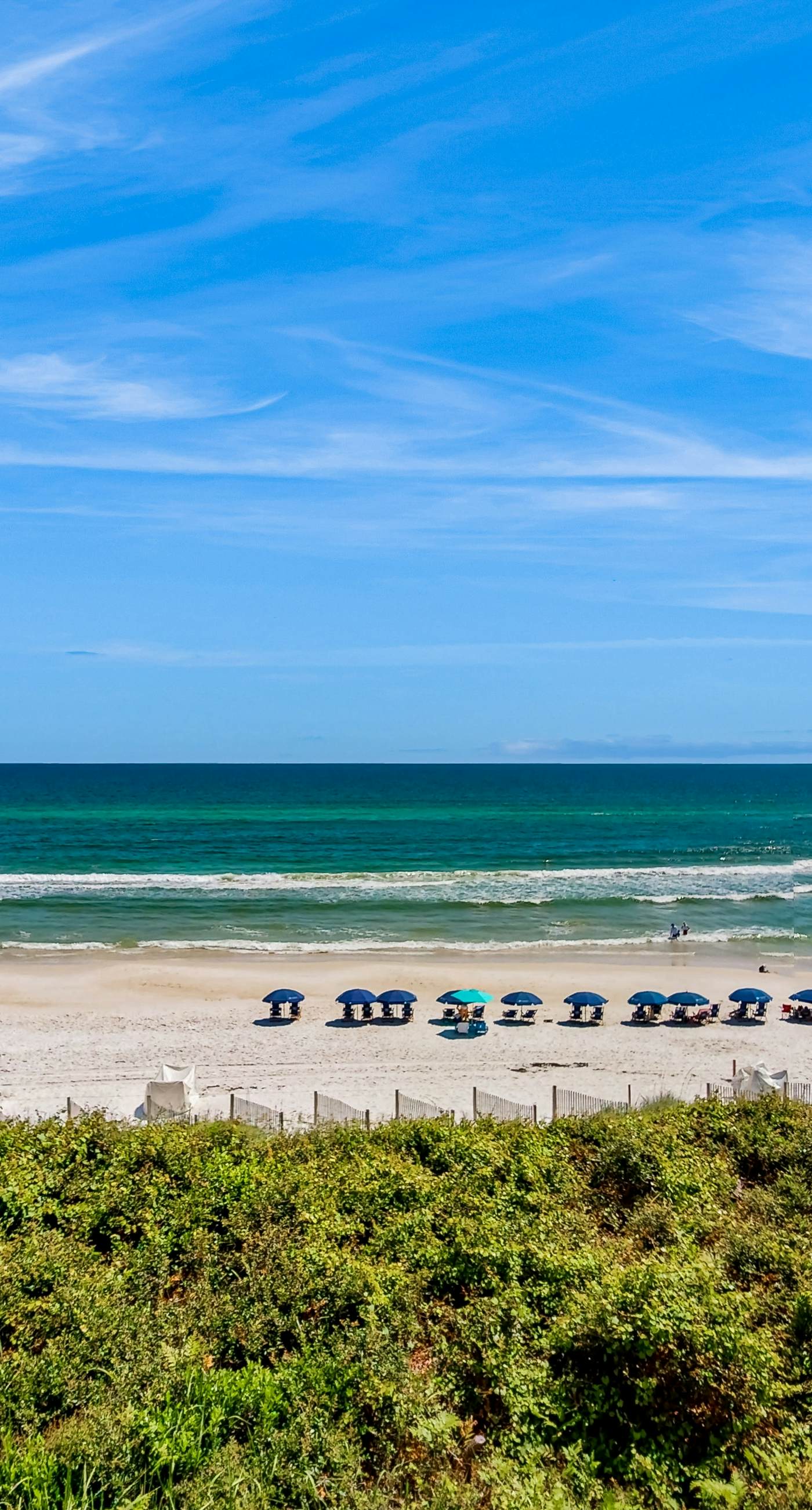 Gulf-front condo with bicycles, lazy river & pickleball