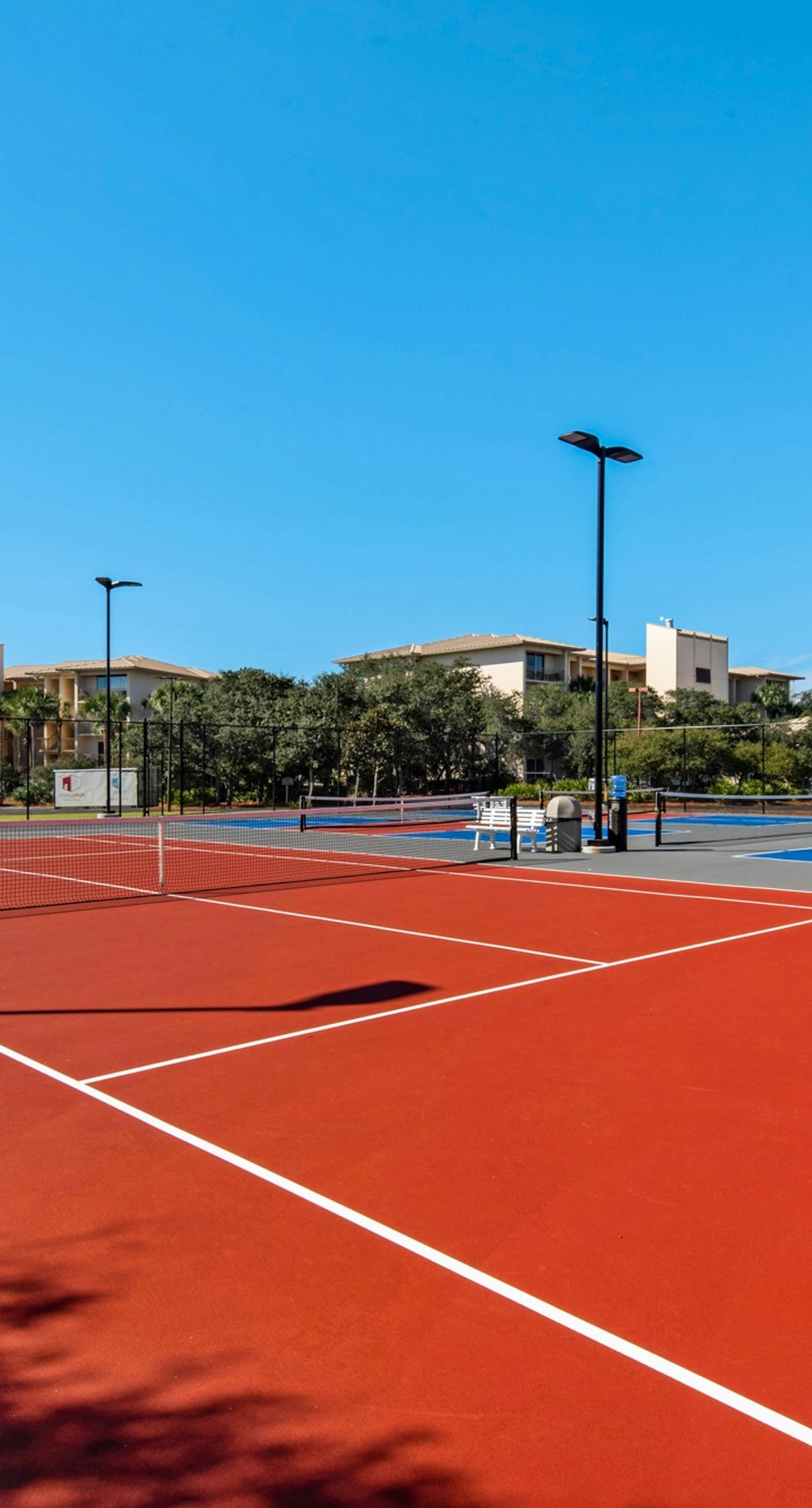 Gulf-front condo with bicycles, lazy river & pickleball