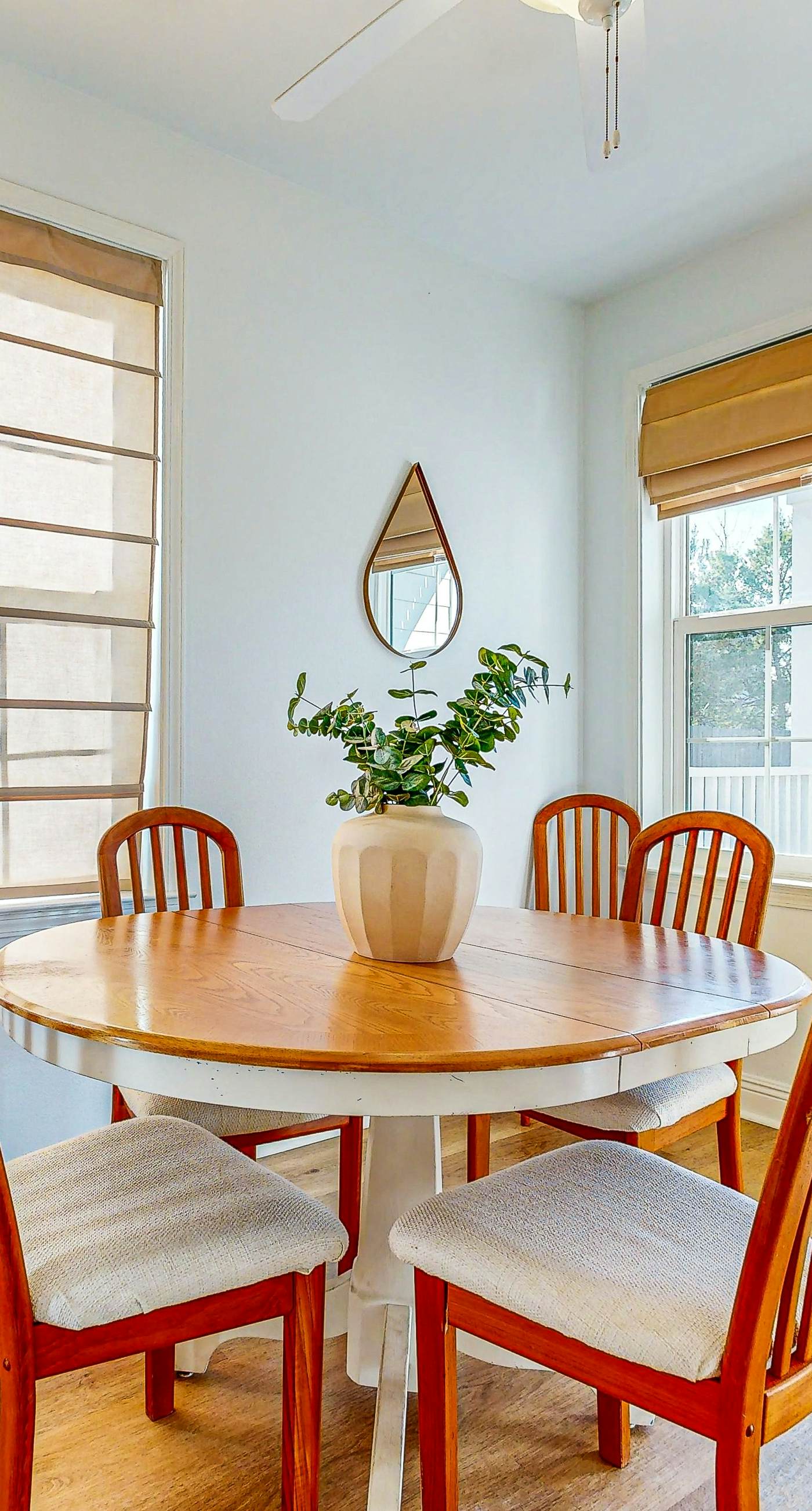 Cozy coastal condo with shared pool, central AC & free WiFi